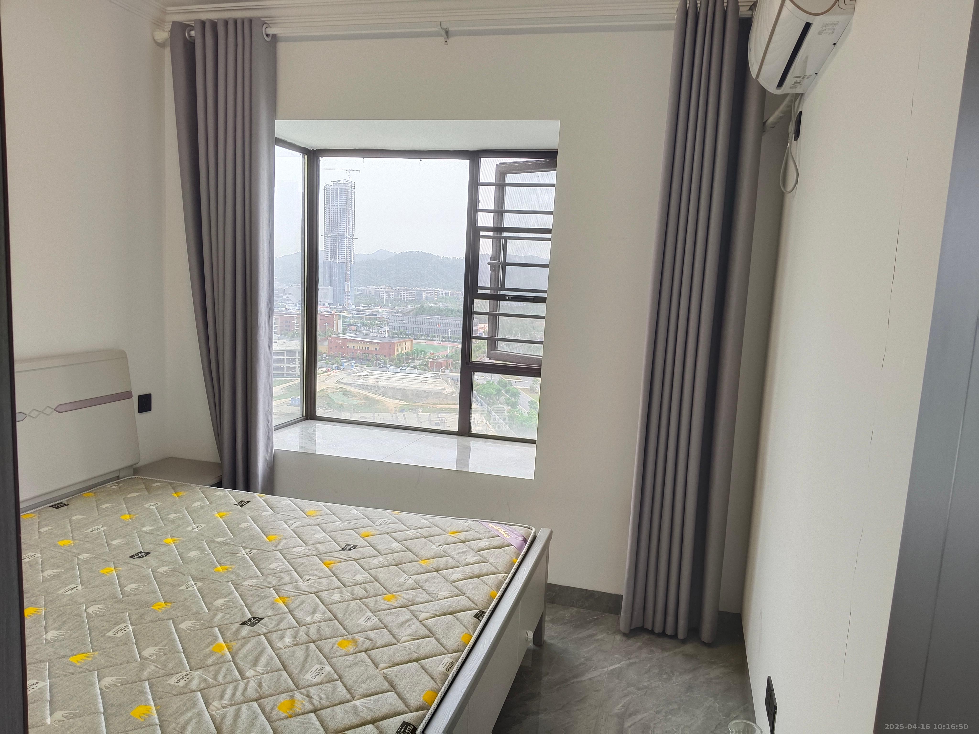 和润园三期 2室2厅1卫 2400.0元/月 和润园三期 2室2厅1卫 2400.0元/月室内图