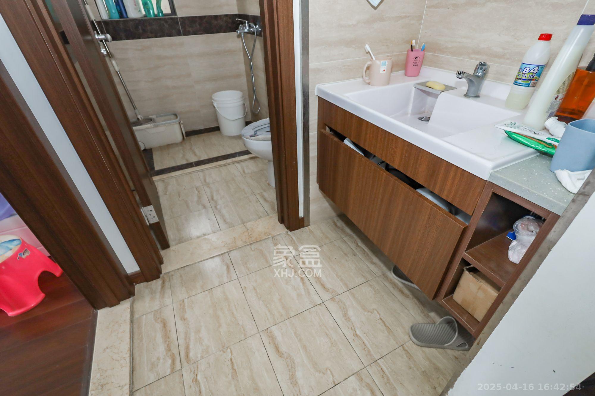 万科里金域国际 3室2厅2卫 3500.0元/月 万科里金域国际 3室2厅2卫 3500.0元/月室内图