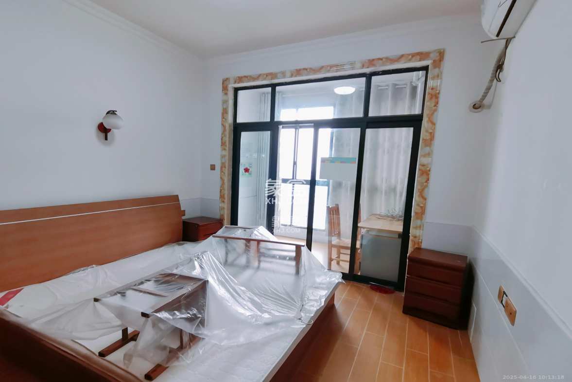 阳光100三期 3室2厅2卫 2800.0元/月 阳光100三期 3室2厅2卫 2800.0元/月室内图