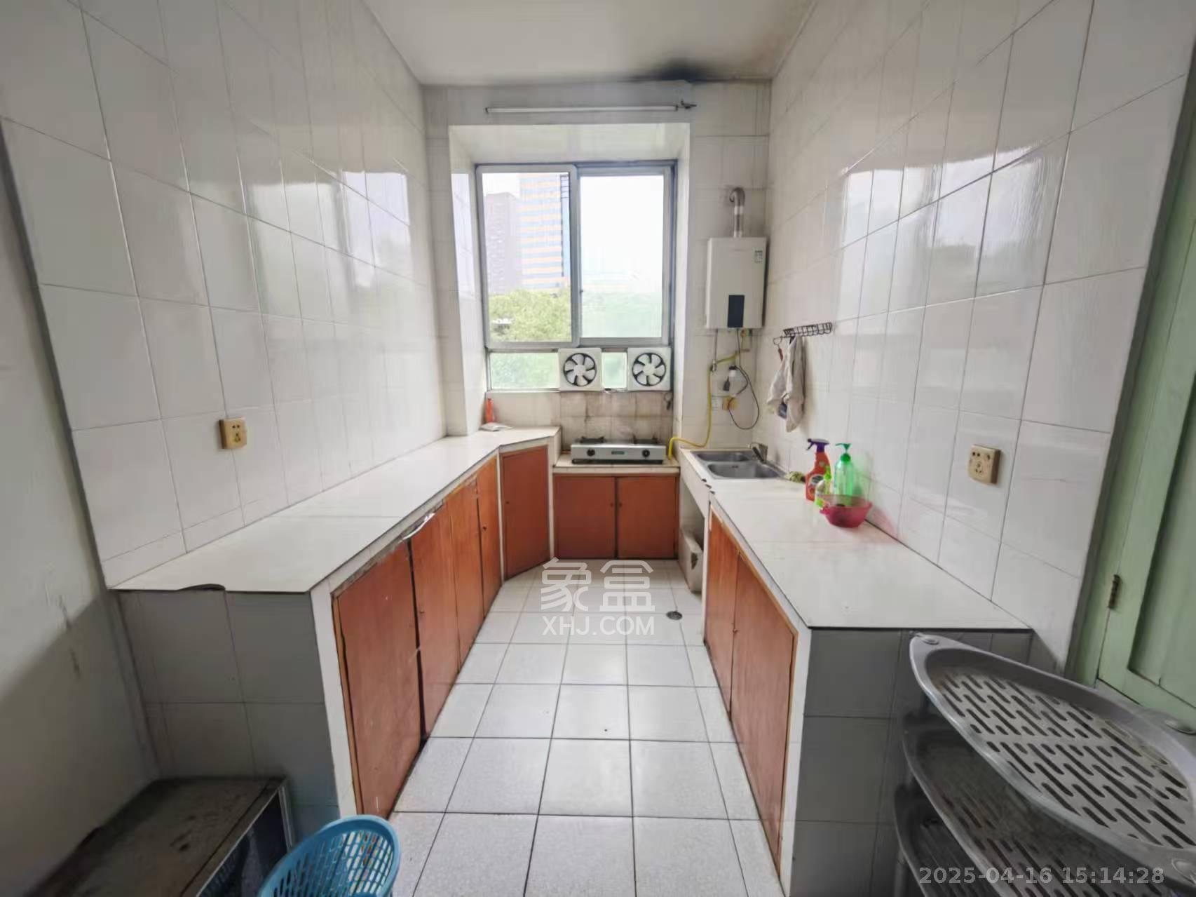 省水院宿舍 1室2厅1卫 2000.0元/月 省水院宿舍 1室2厅1卫 2000.0元/月室内图