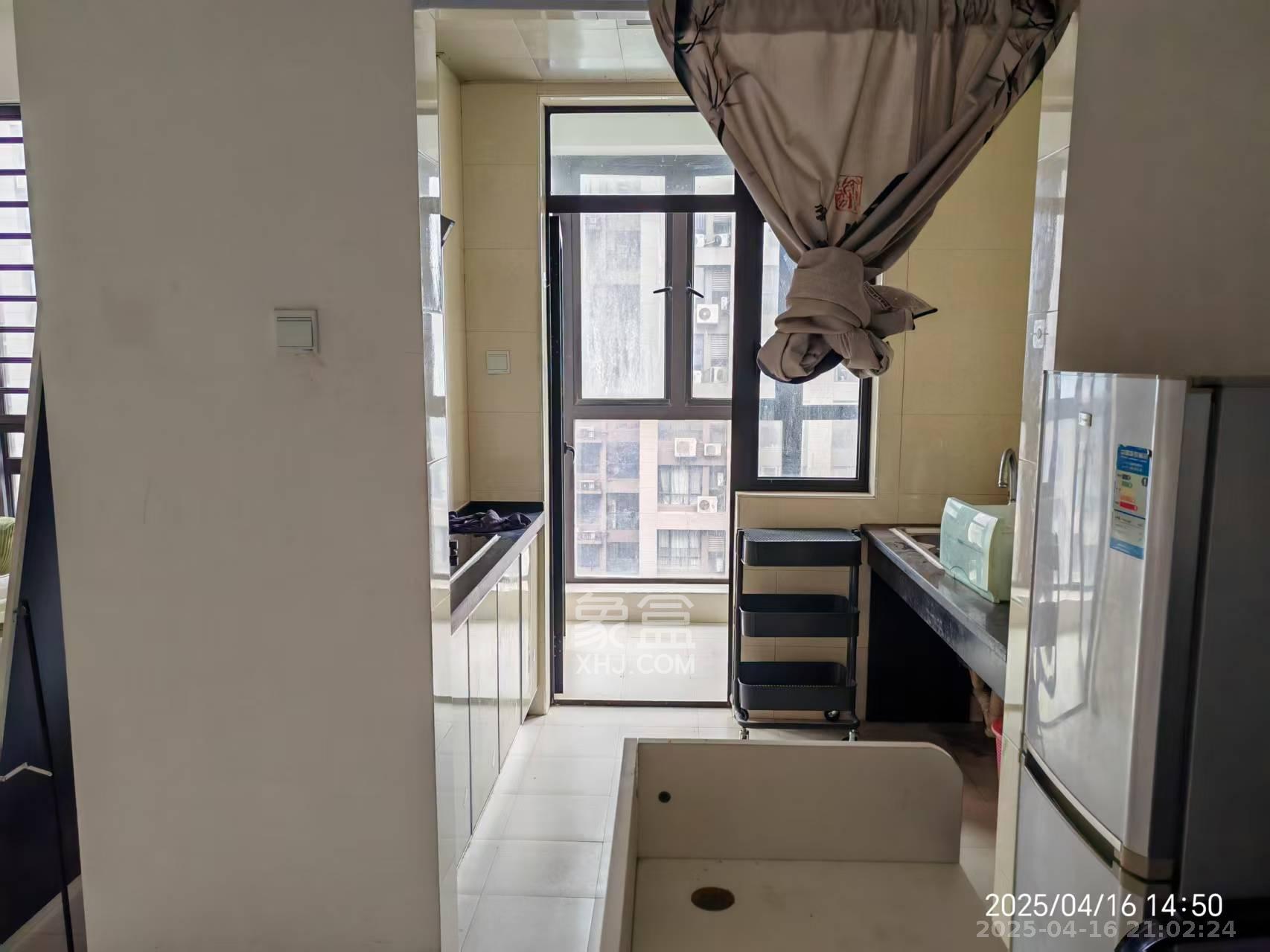 湘腾城市广场 3室2厅1卫 3200.0元/月 湘腾城市广场 3室2厅1卫 3200.0元/月小区图