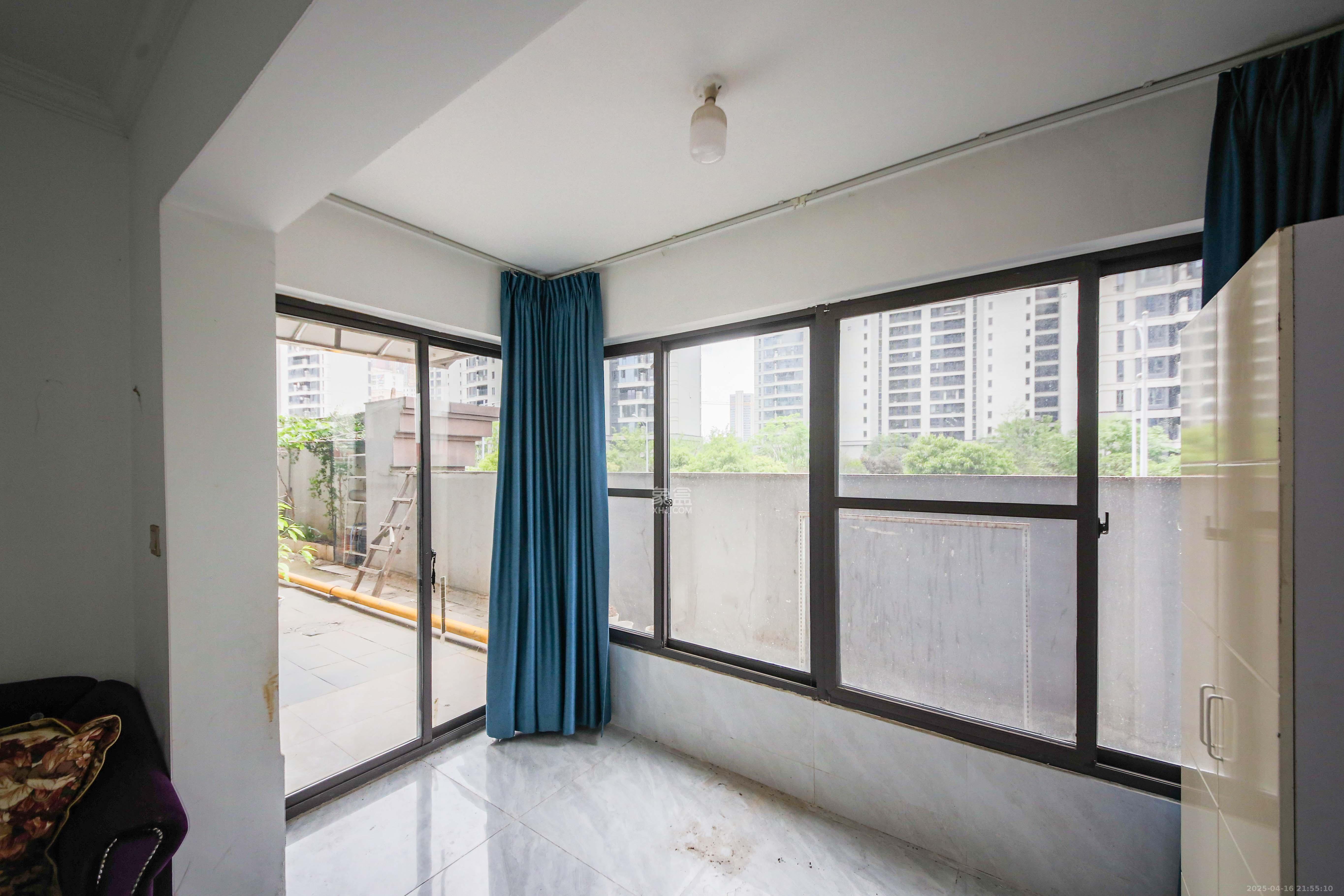 新新花园  2室2厅1卫    85.0万阳台