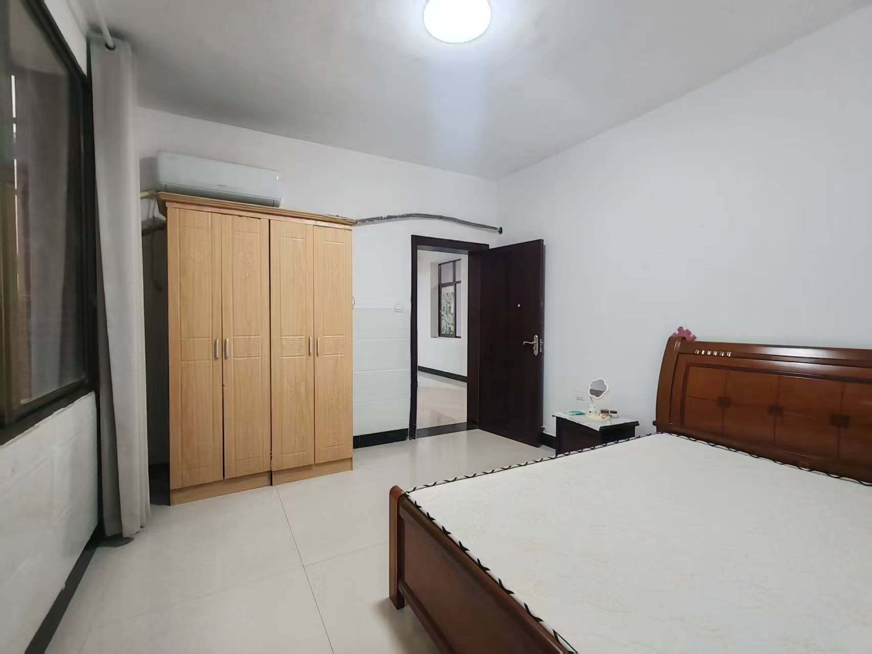 竹峰苑  3室2厅2卫    1000.0元/月 竹峰苑  3室2厅2卫    1000.0元/月室内图