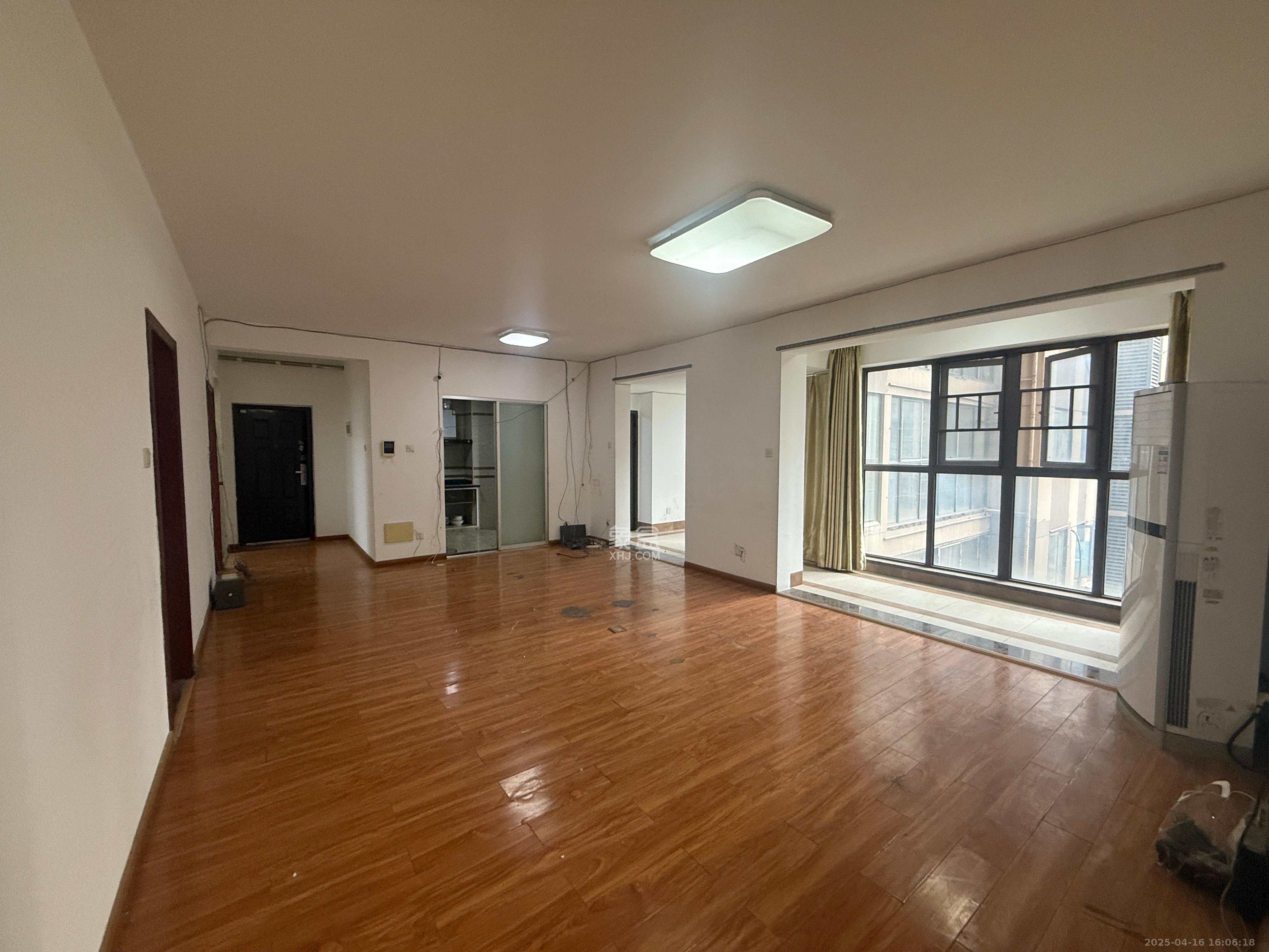 雨花公馆(紫苔名苑) 4室2厅2卫 3700.0元/月 雨花公馆(紫苔名苑) 4室2厅2卫 3700.0元/月室内图