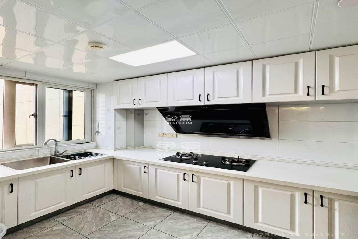 北辰三角洲C3区  3室2厅2卫    5800.0元/月 北辰三角洲C3区  3室2厅2卫    5800.0元/月室内图