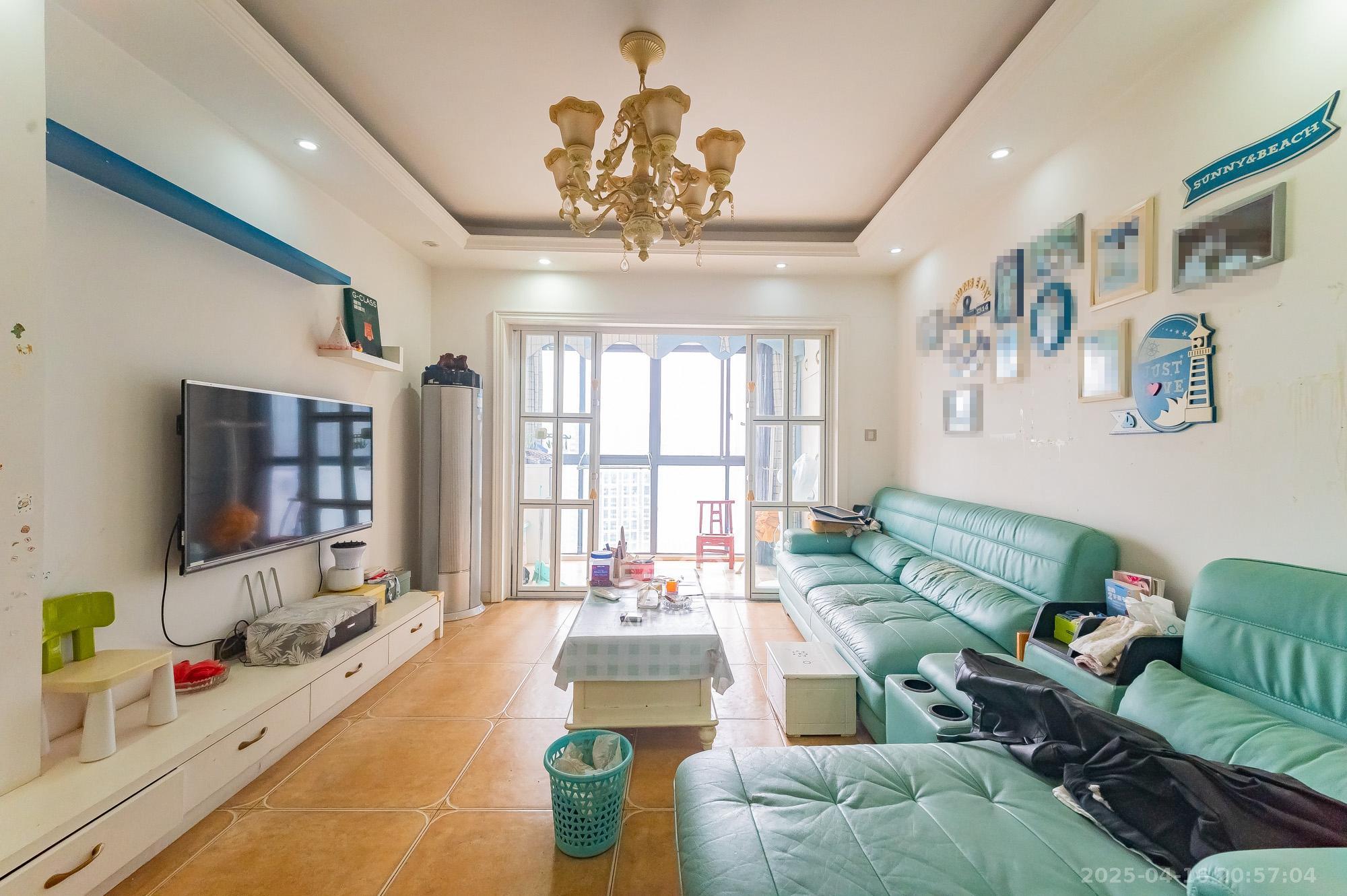 方略城市广场  3室2厅2卫    68.8万 方略城市广场  3室2厅2卫    68.8万客厅