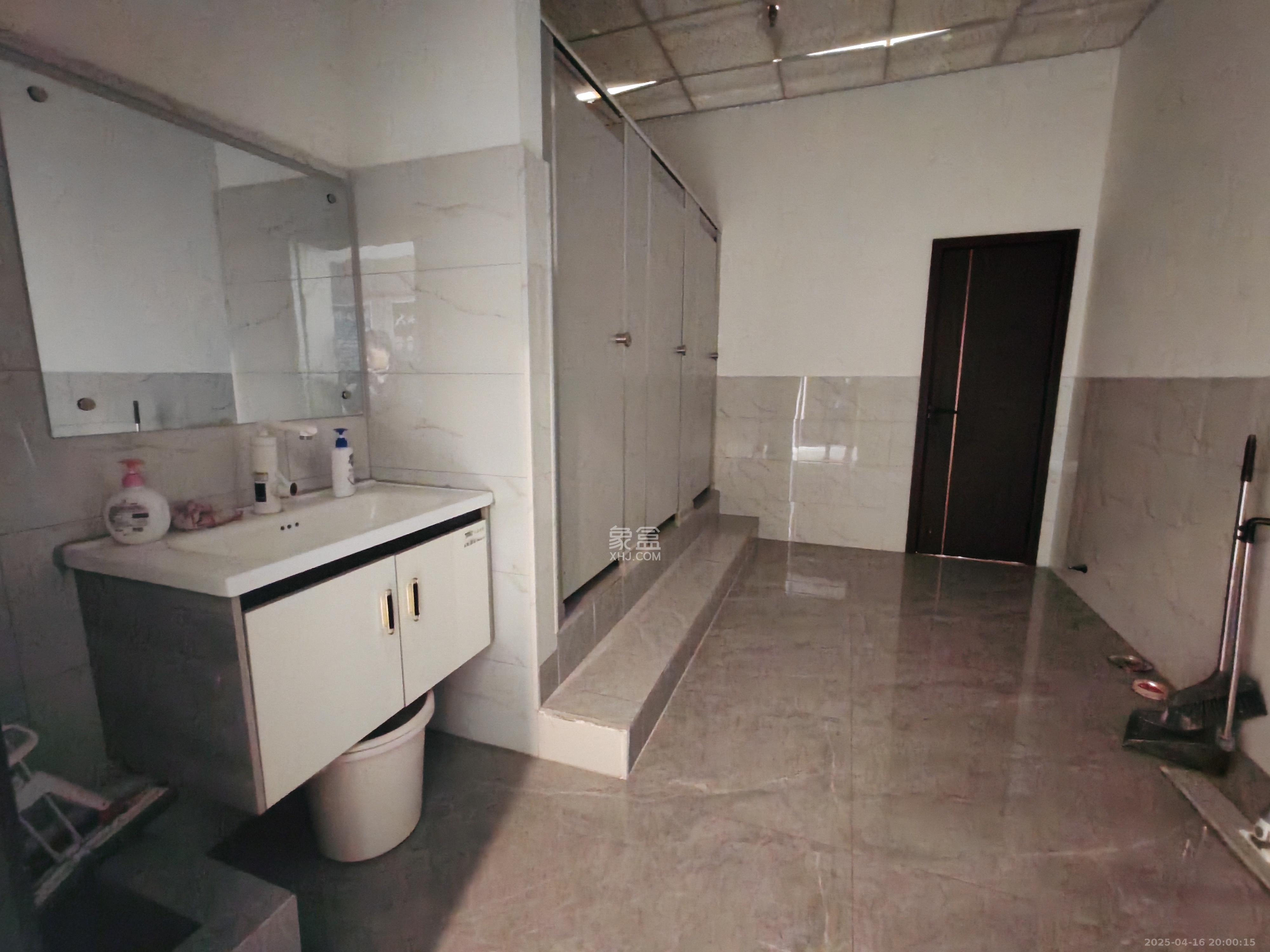 旭辉汇樾城 1室1厅1卫 1400.0元/月 旭辉汇樾城 1室1厅1卫 1400.0元/月室内图