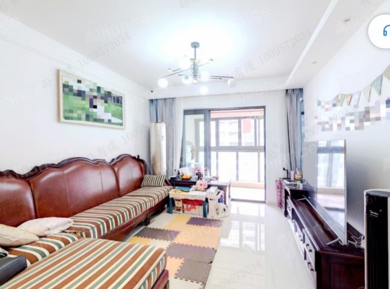 海南金地自在城 2室2厅1卫 110.0万 海南金地自在城 2室2厅1卫 110.0万客厅