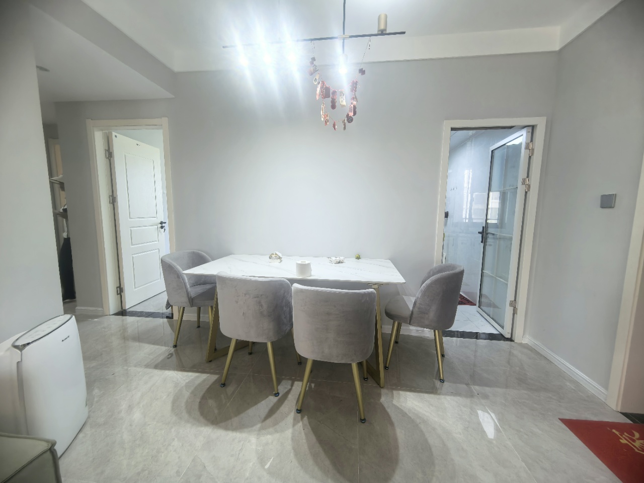 滨海新天地 3室2厅2卫 3000.0元/月 滨海新天地 3室2厅2卫 3000.0元/月室内图