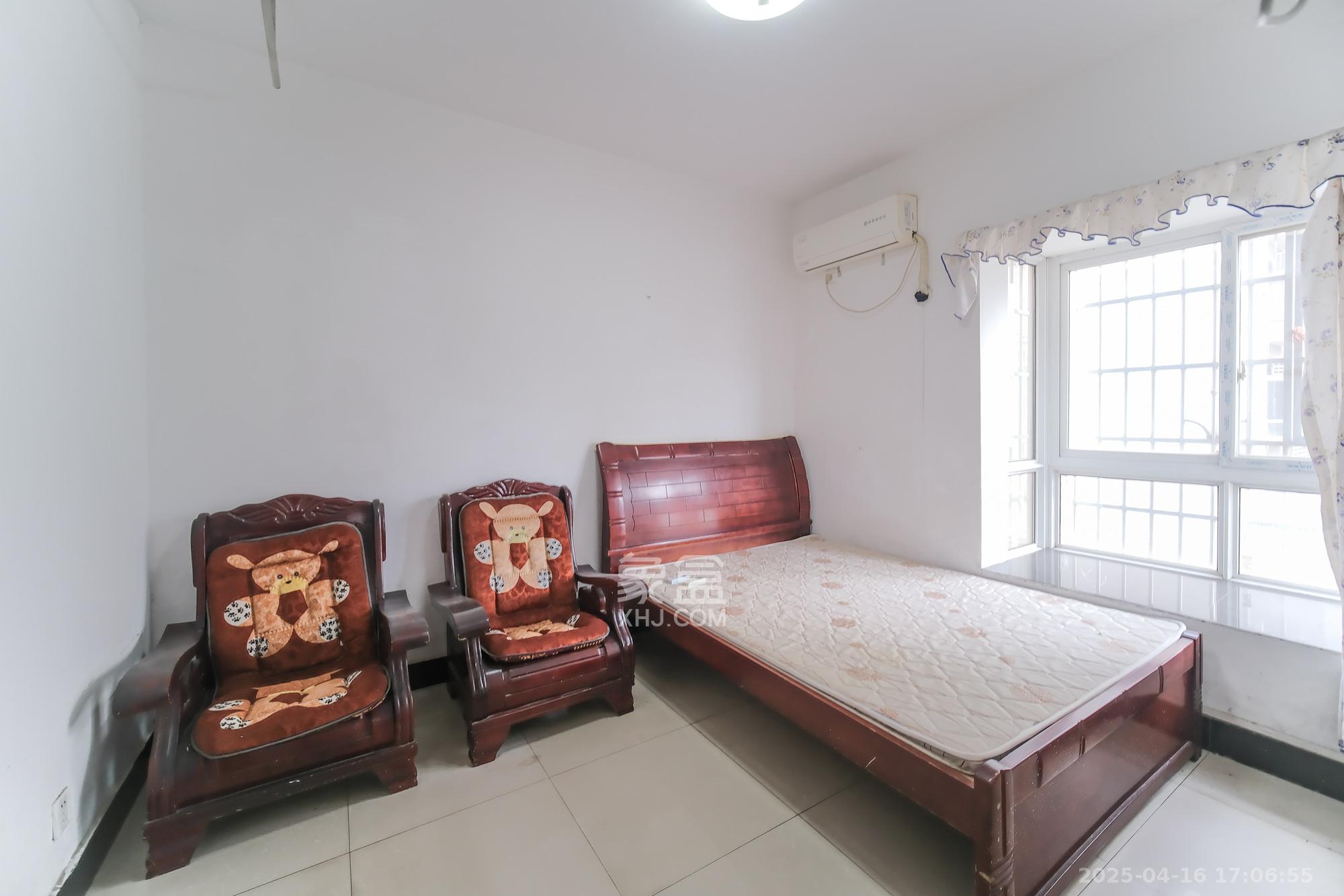 万丽景园 3室2厅1卫 48.0万 万丽景园 3室2厅1卫 48.0万卧室