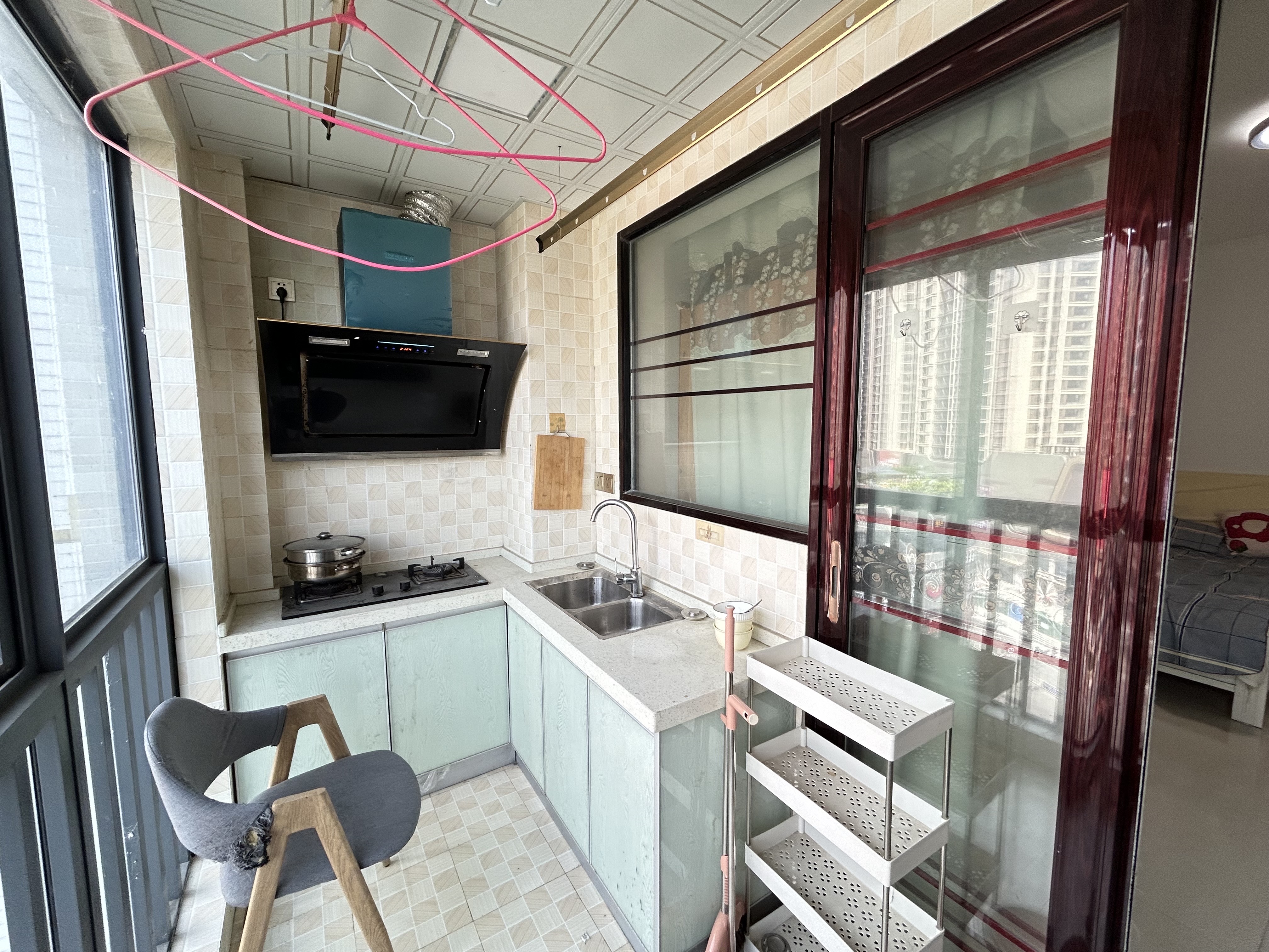 逸臣中央 1室1厅1卫 1200.0元/月 逸臣中央 1室1厅1卫 1200.0元/月室内图