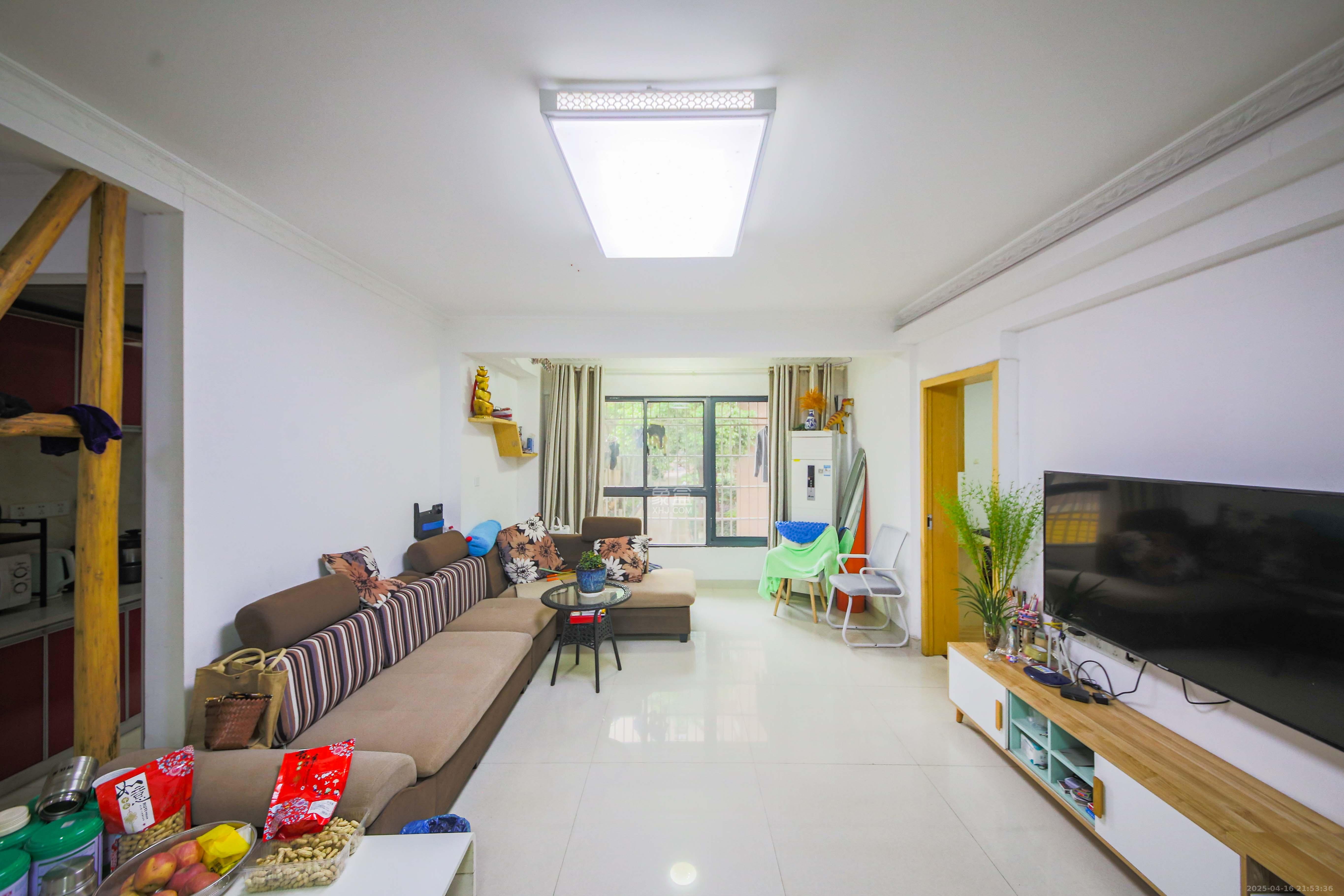 上峰苑(兰亭玥岛) 2室2厅1卫 68.0万 上峰苑(兰亭玥岛) 2室2厅1卫 68.0万客厅