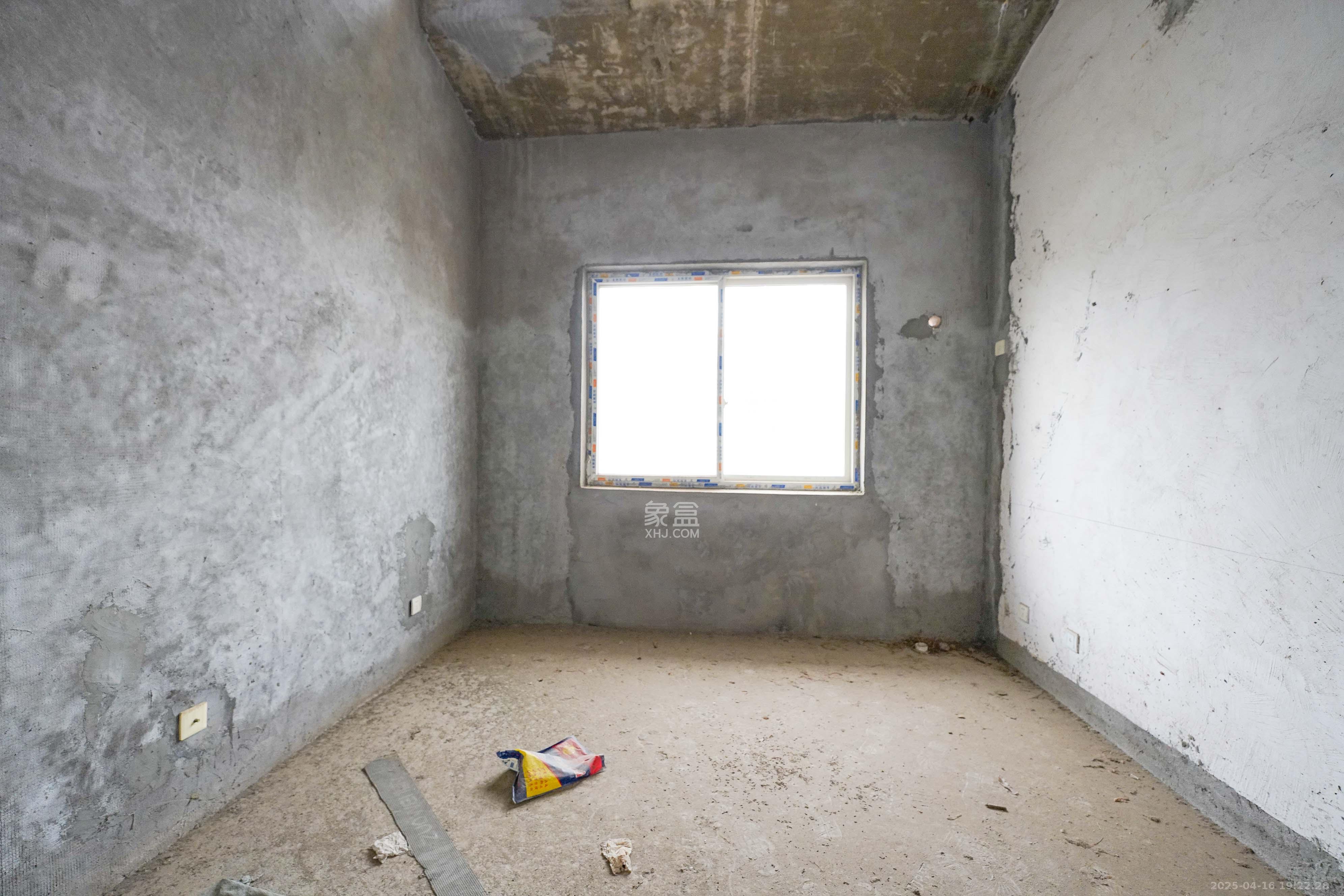 气象佳园  5室2厅3卫    182.8万 气象佳园  5室2厅3卫    182.8万卧室