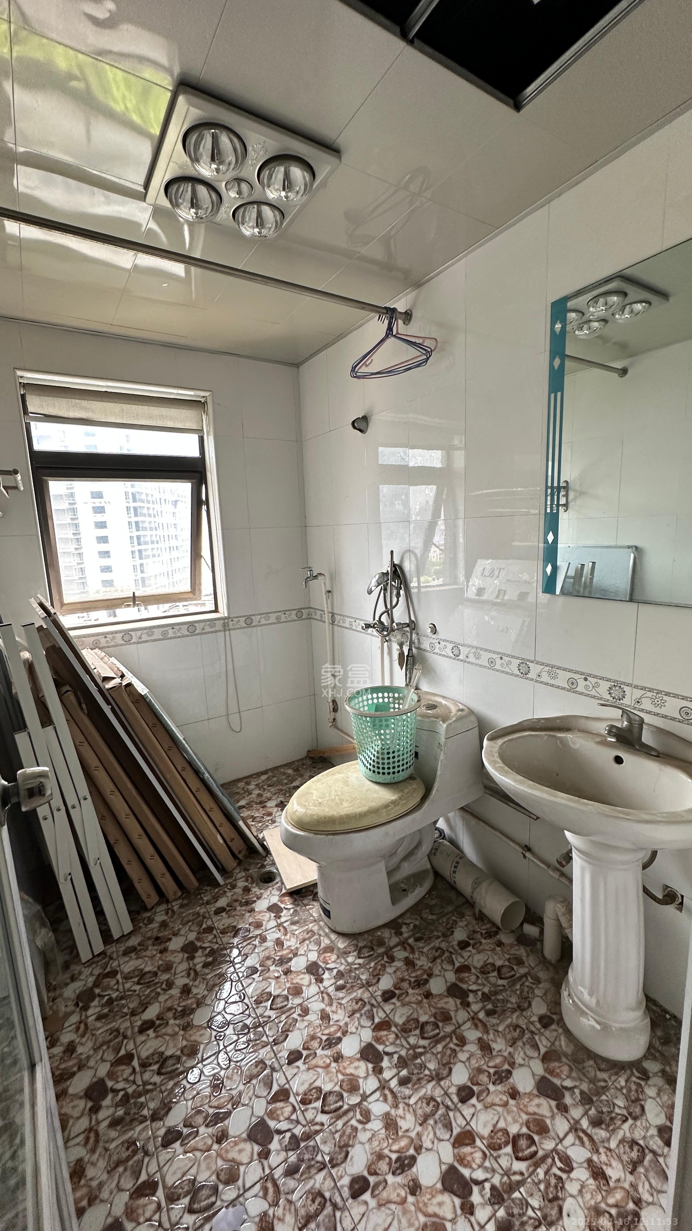 上东辛顿公寓 4室2厅2卫 3500.0元/月 上东辛顿公寓 4室2厅2卫 3500.0元/月室内图