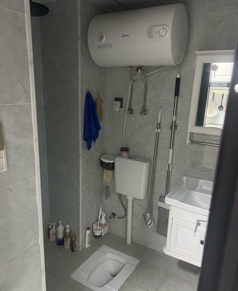 江岸公馆 1室1厅1卫 1500.0元/月 江岸公馆 1室1厅1卫 1500.0元/月室内图