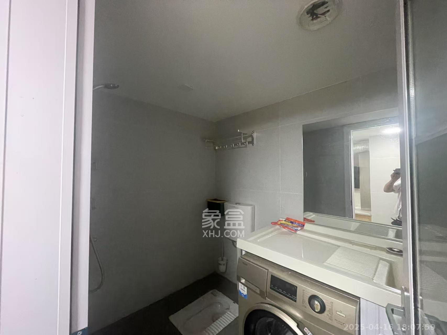 华润置地广场二期 2室1厅1卫 1700.0元/月 华润置地广场二期 2室1厅1卫 1700.0元/月室内图