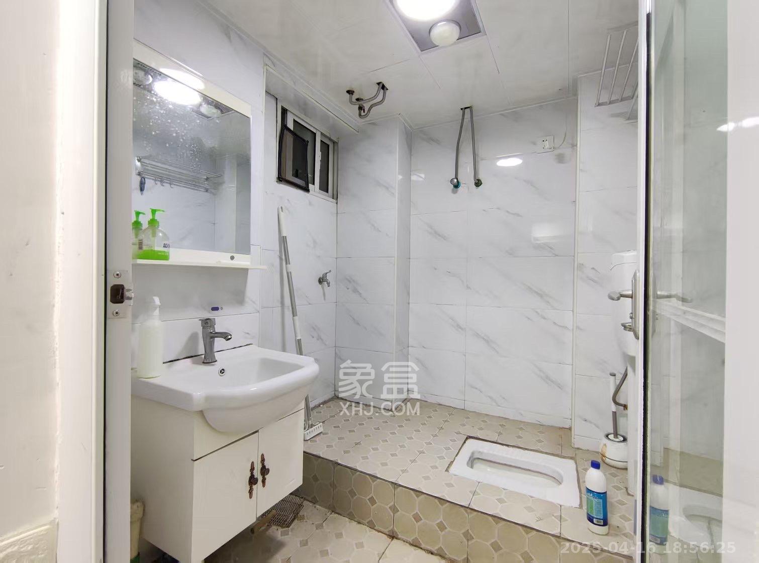 城南郡  1室1厅1卫   1500.00元/月室内图