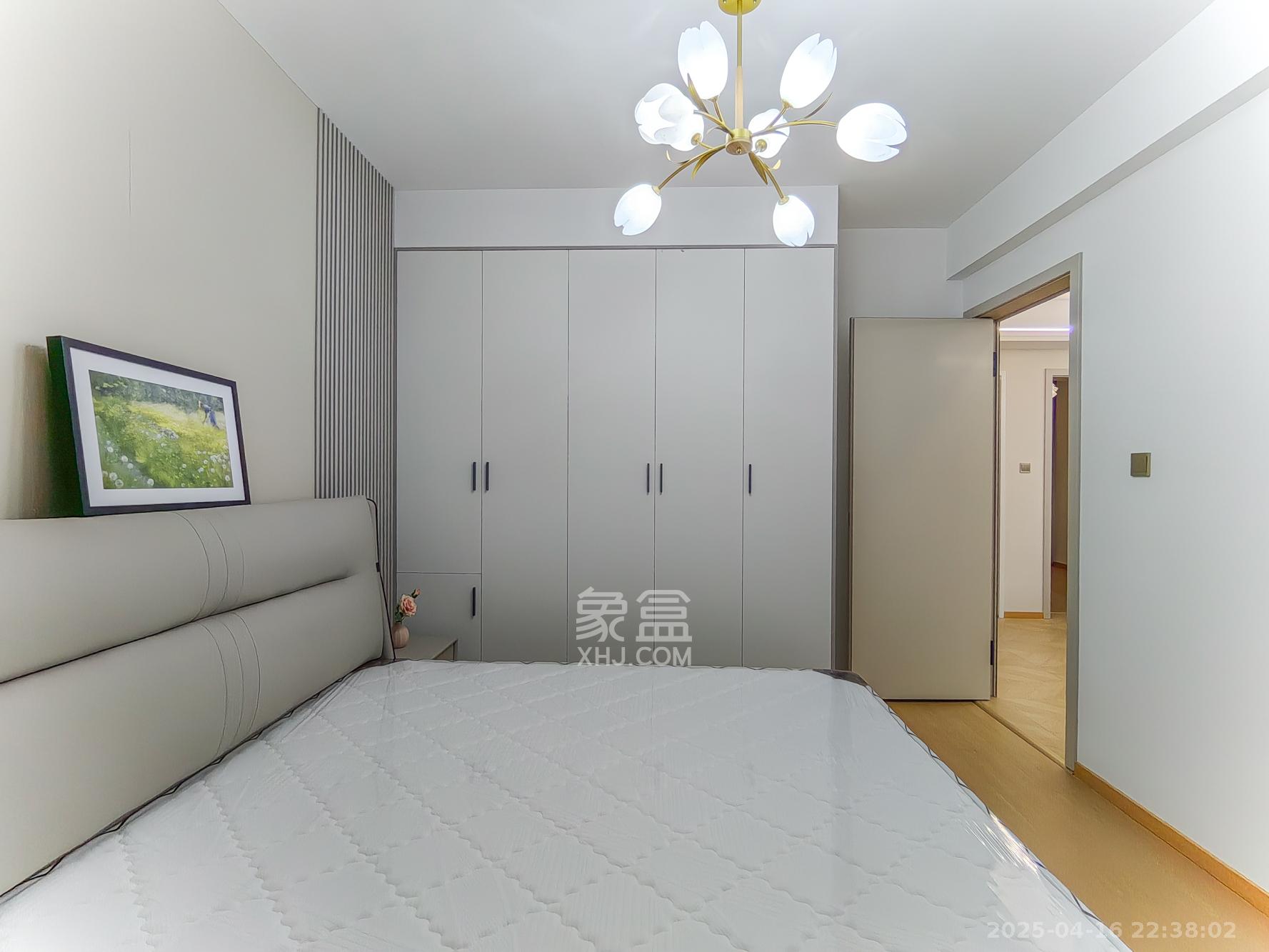 三一街区  3室2厅1卫    63.0万卧室