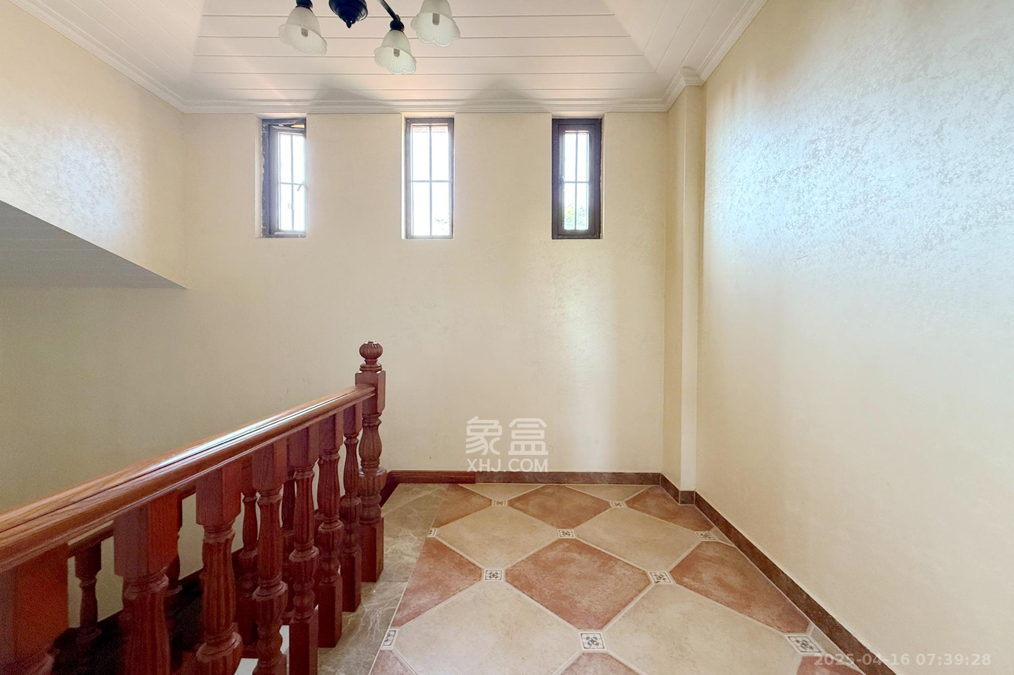 金地三千府(金地湖山樾、金地自在城) 5室3厅4卫 498.0万 金地三千府(金地湖山樾、金地自在城) 5室3厅4卫 498.0万其他