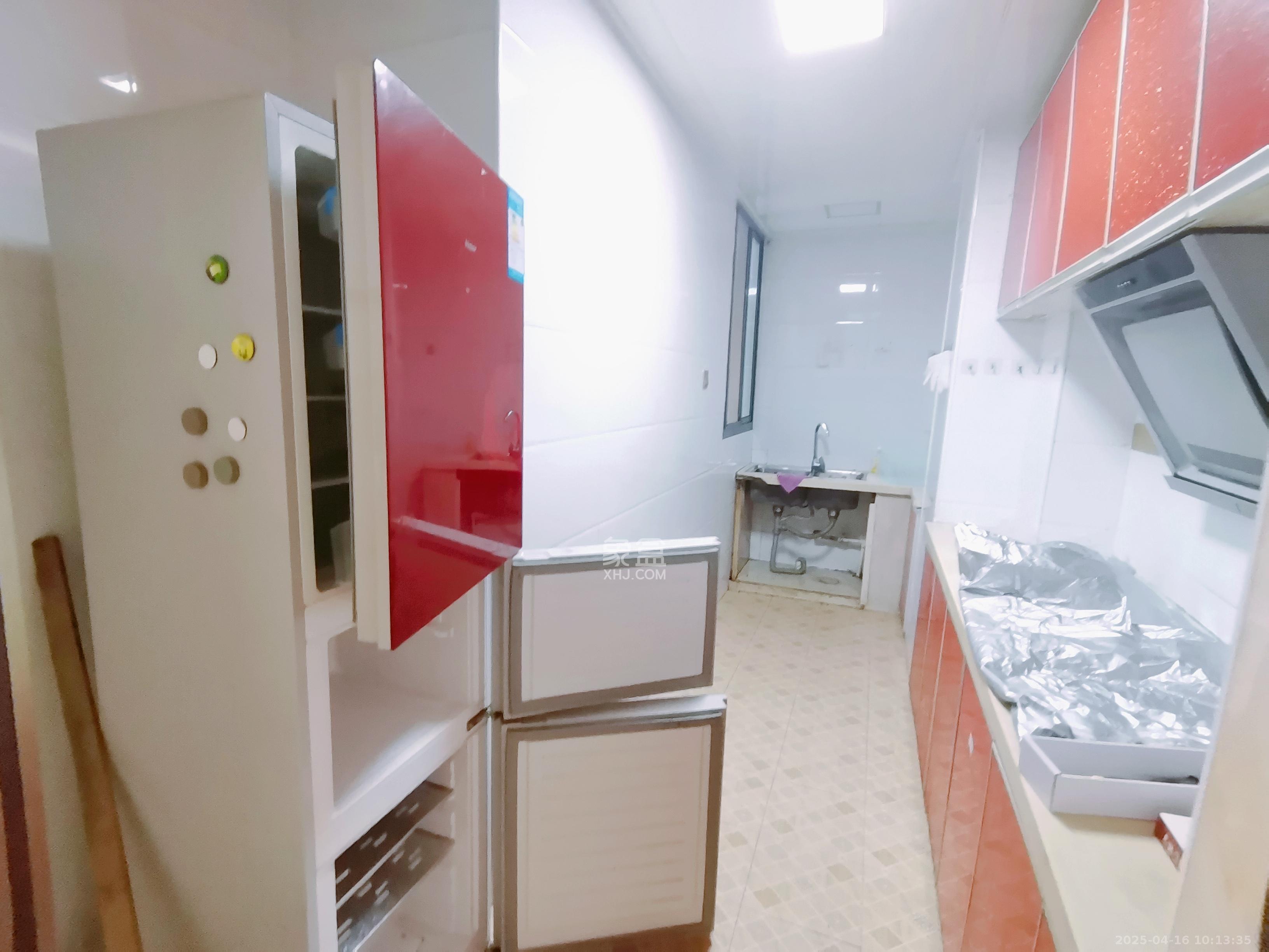 阳光100三期 3室2厅2卫 2800.0元/月 阳光100三期 3室2厅2卫 2800.0元/月室内图