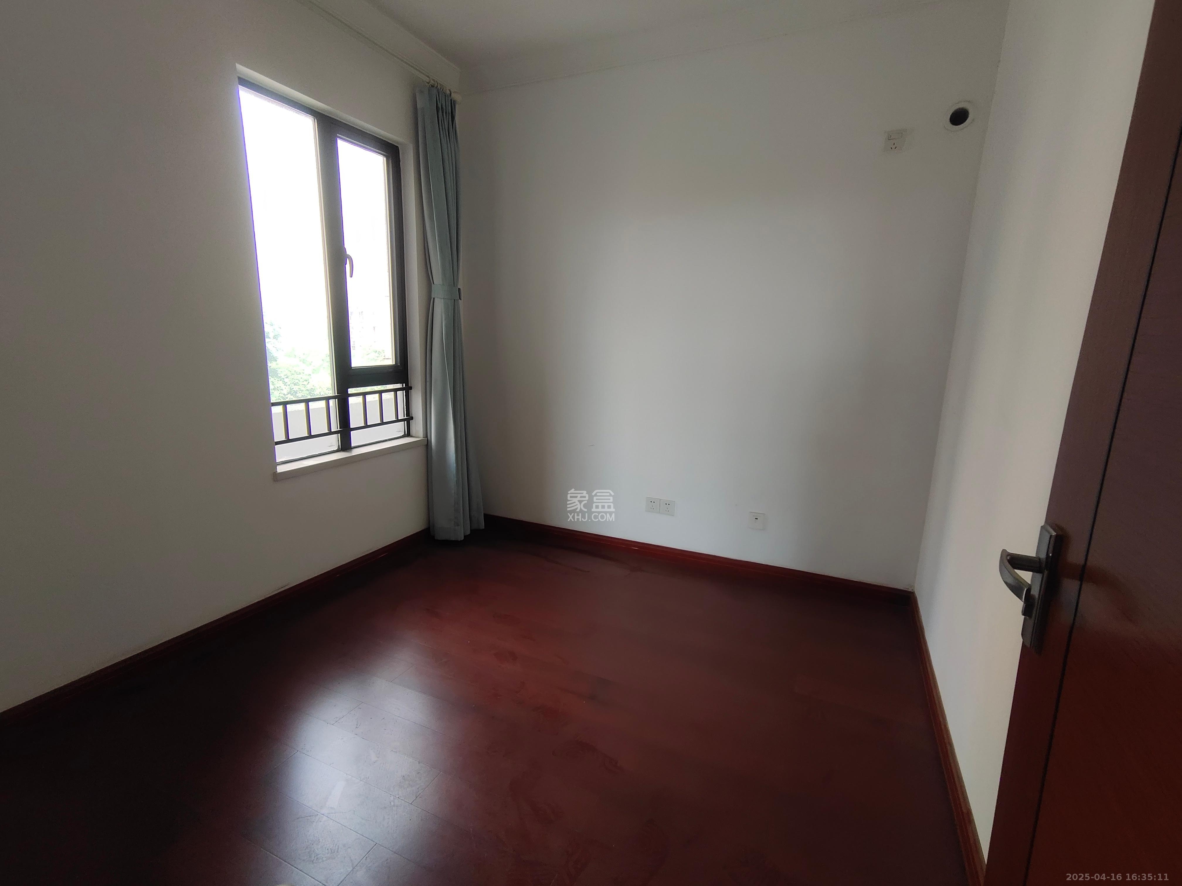 中海国际五期  3室2厅2卫    2000.0元/月 中海国际五期  3室2厅2卫    2000.0元/月室内图