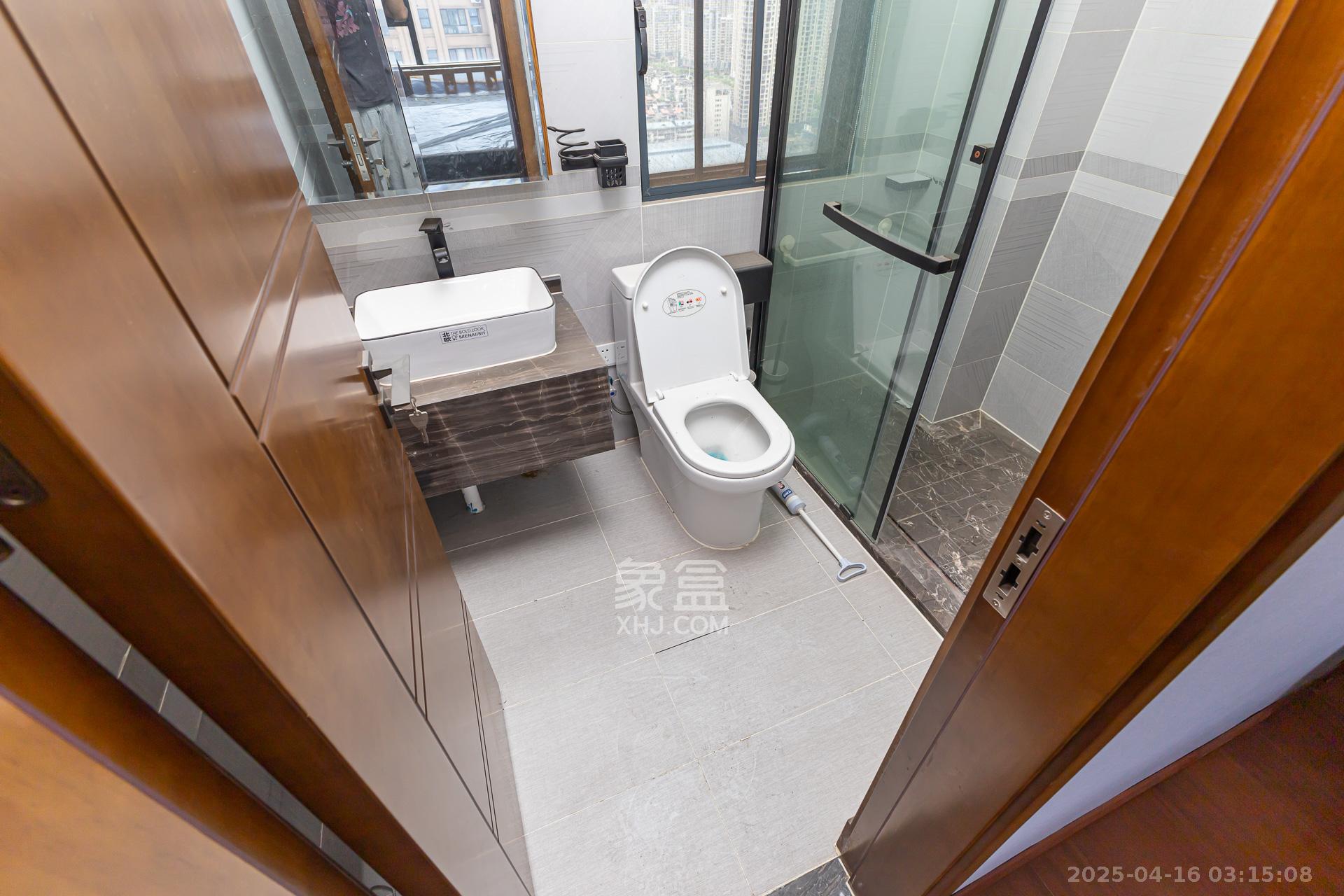 润和又一城 4室2厅2卫 92.0万 润和又一城 4室2厅2卫 92.0万卫生间