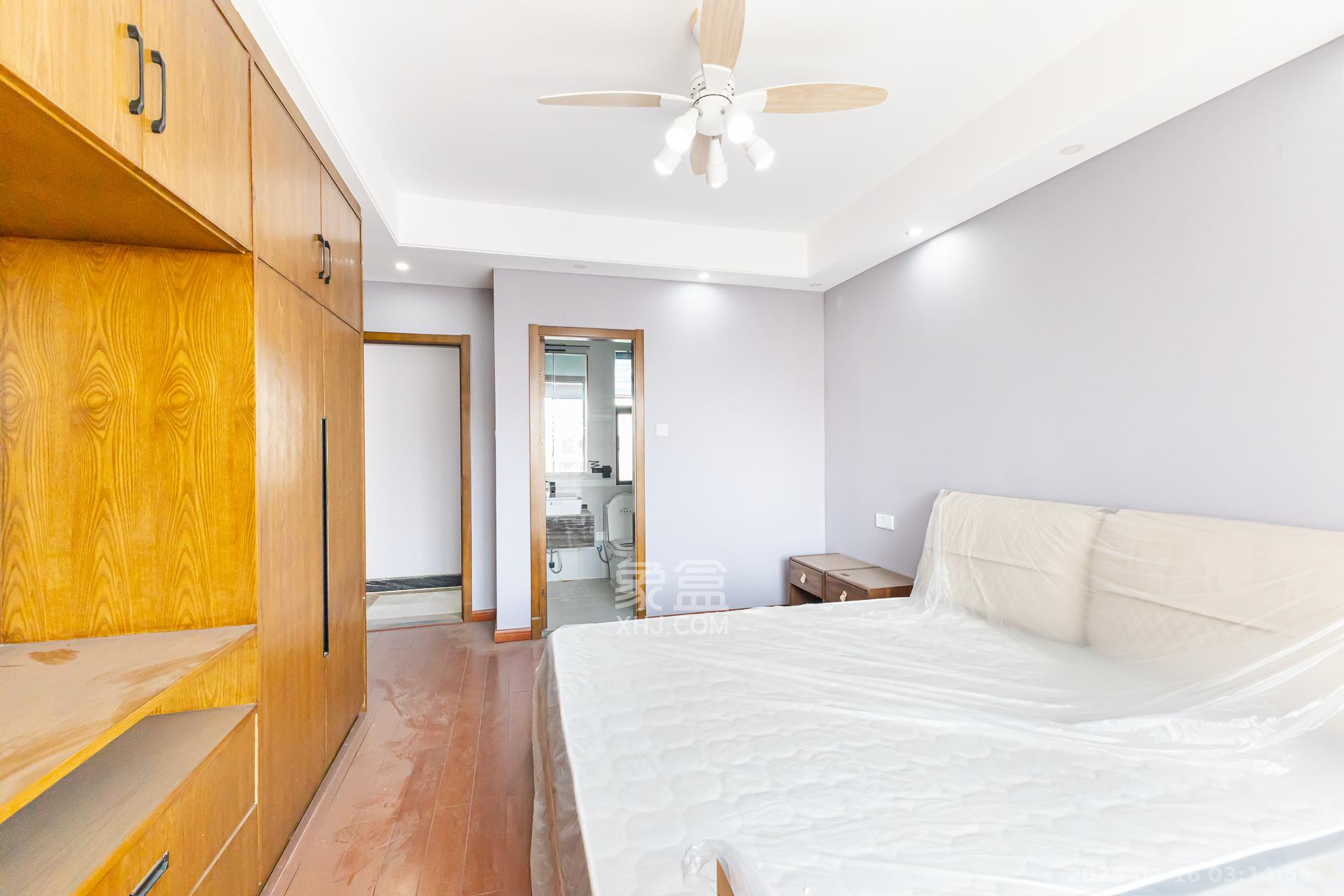 润和又一城 4室2厅2卫 92.0万 润和又一城 4室2厅2卫 92.0万卧室