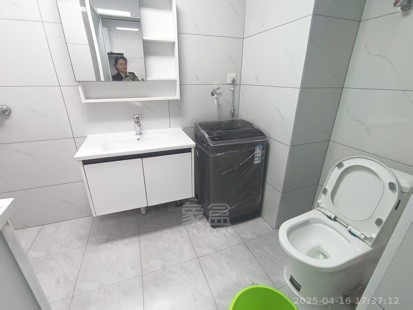 朗廷览江 1室0厅0卫 1500.0元/月 朗廷览江 1室0厅0卫 1500.0元/月室内图