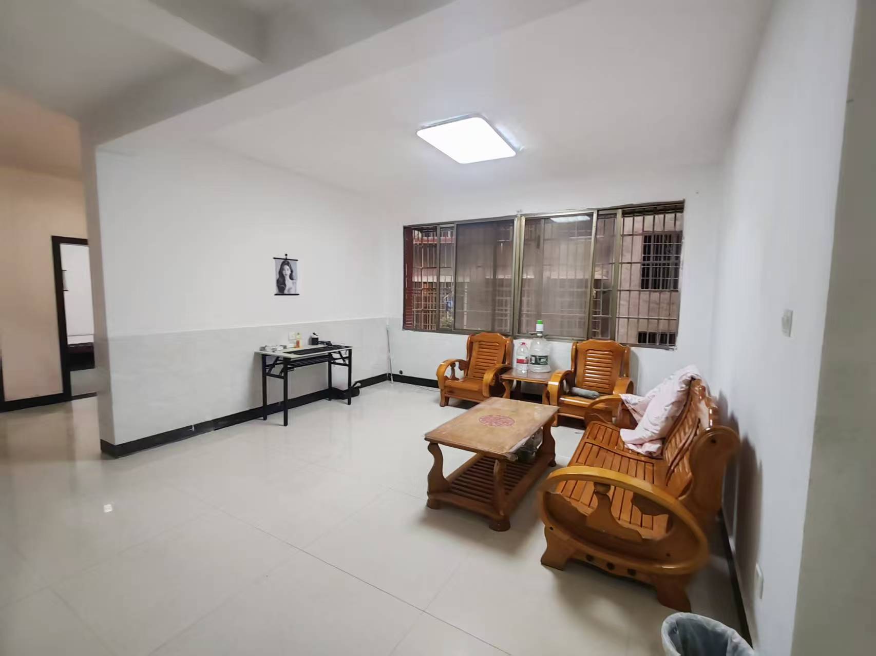 竹峰苑  3室2厅2卫    1000.0元/月 竹峰苑  3室2厅2卫    1000.0元/月