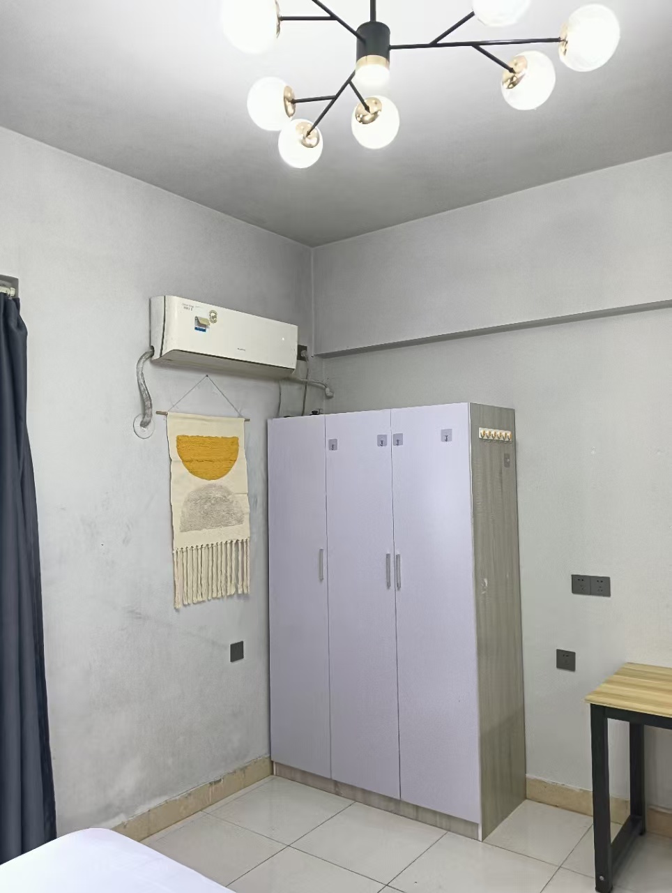 华发大厦  1室1厅1卫   1380.00元/月室内图