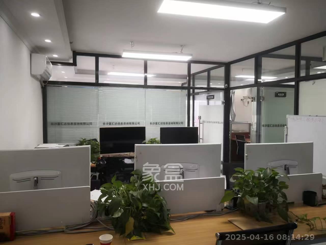 人瑞潇湘国际 4室1厅1卫 5000.0元/月 人瑞潇湘国际 4室1厅1卫 5000.0元/月室内图