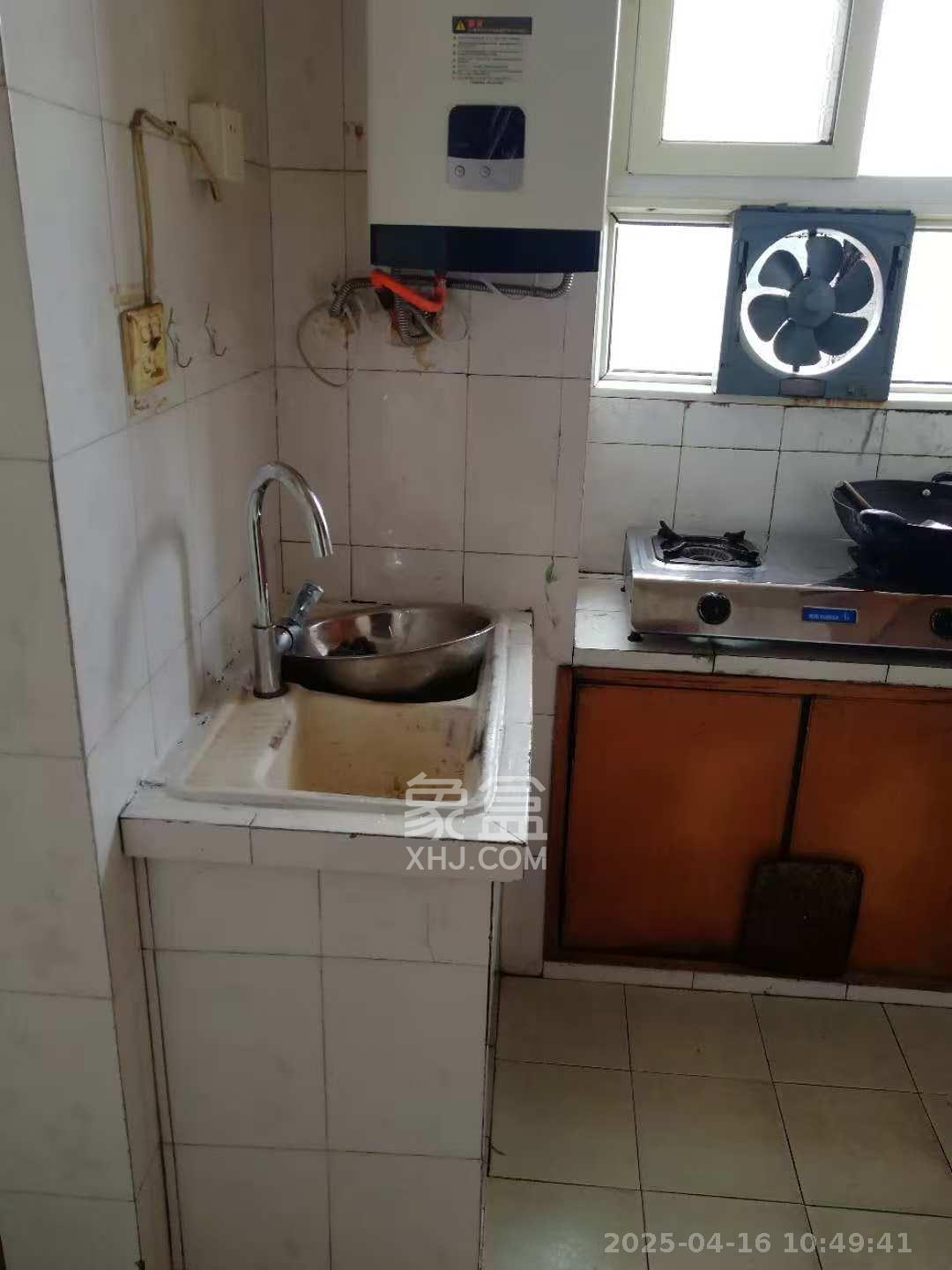 德雅路住宅楼 2室1厅1卫 1100.0元/月 德雅路住宅楼 2室1厅1卫 1100.0元/月室内图