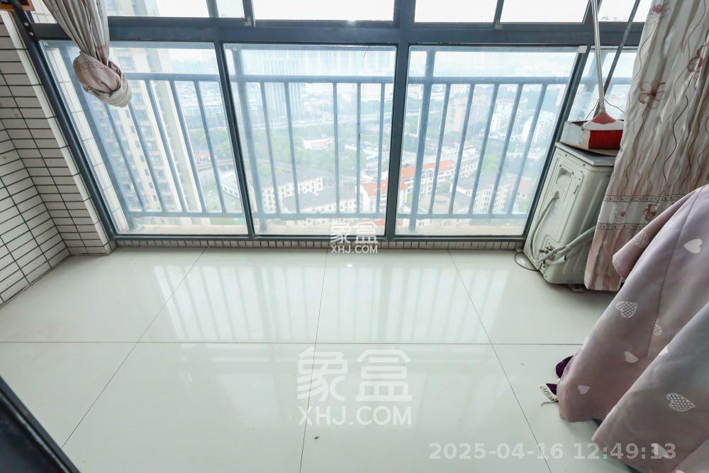 莱茵城  3室2厅1卫    1900.0元/月室内图