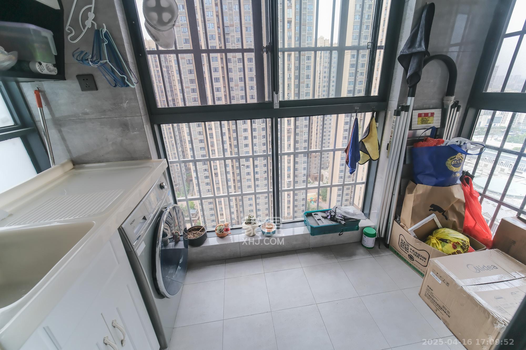 荣盛花语城  4室2厅2卫    126.0万 荣盛花语城  4室2厅2卫    126.0万阳台