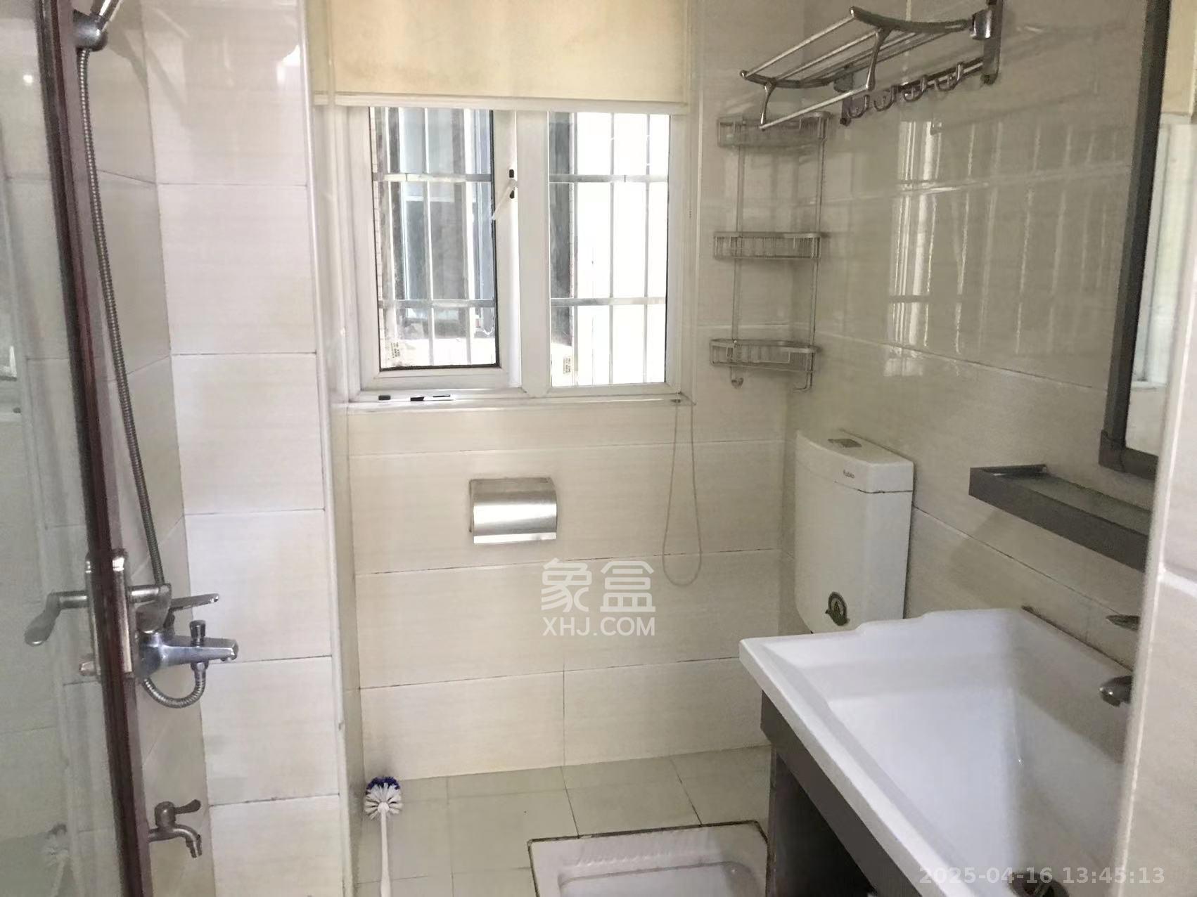 新长海广场 2室2厅1卫 1700.0元/月 新长海广场 2室2厅1卫 1700.0元/月室内图