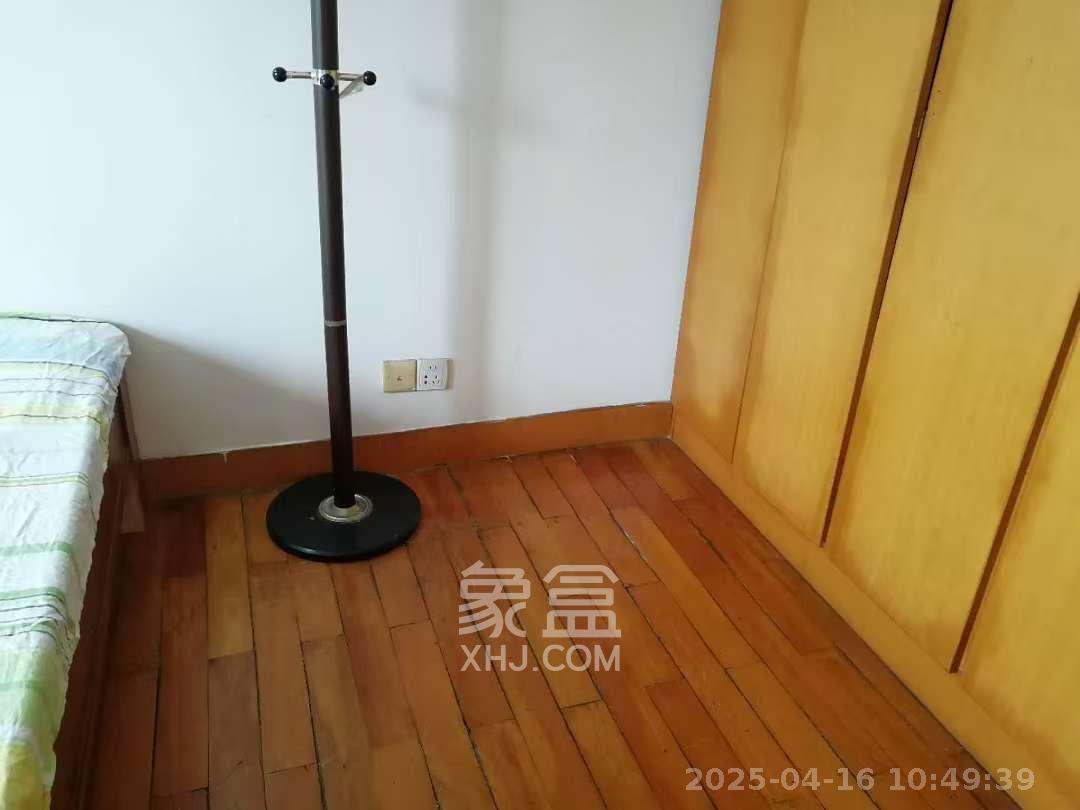 德雅路住宅楼 2室1厅1卫 1100.0元/月 德雅路住宅楼 2室1厅1卫 1100.0元/月室内图