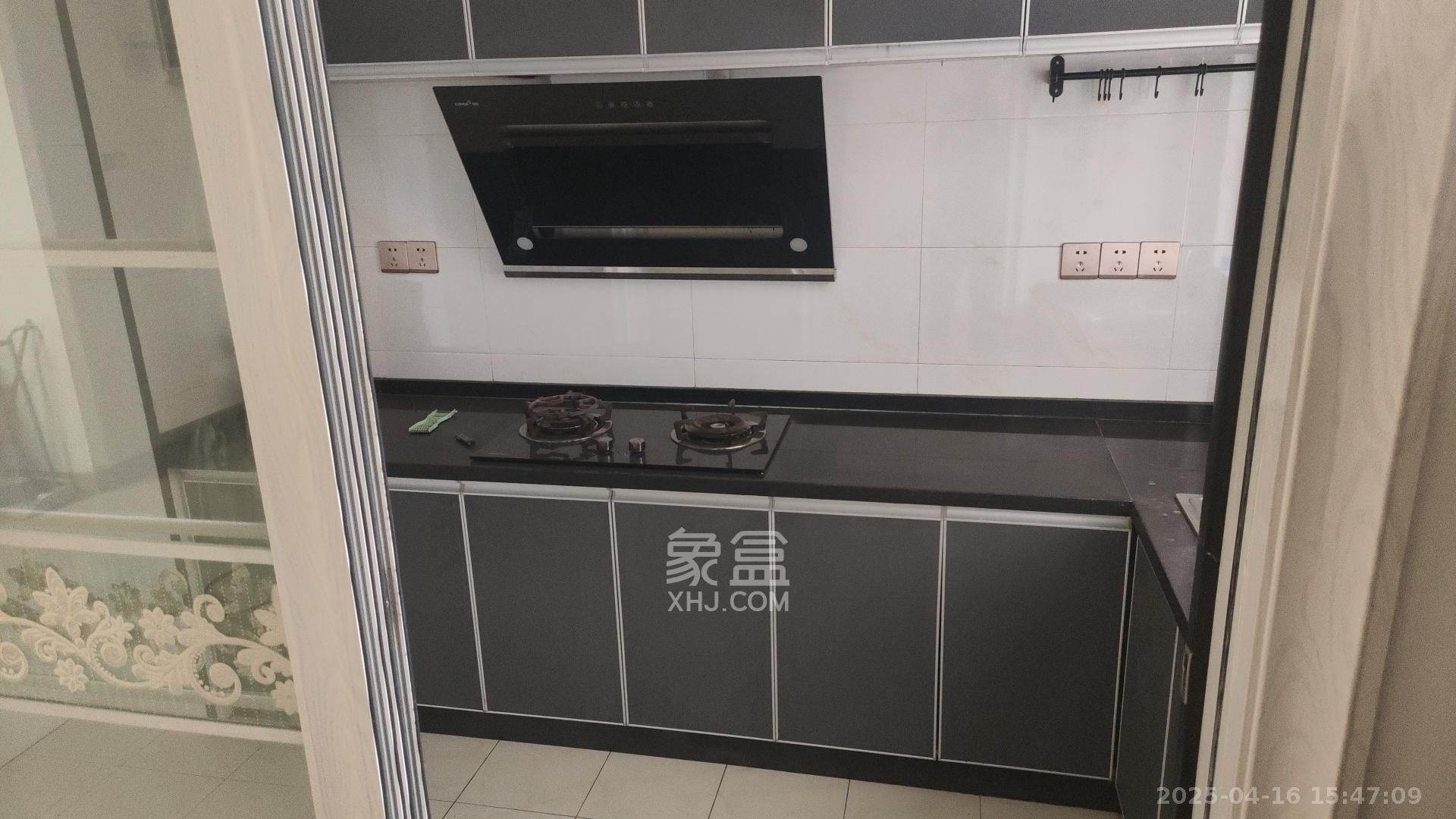 嘉顺苑 5室2厅2卫 2700.0元/月 嘉顺苑 5室2厅2卫 2700.0元/月室内图