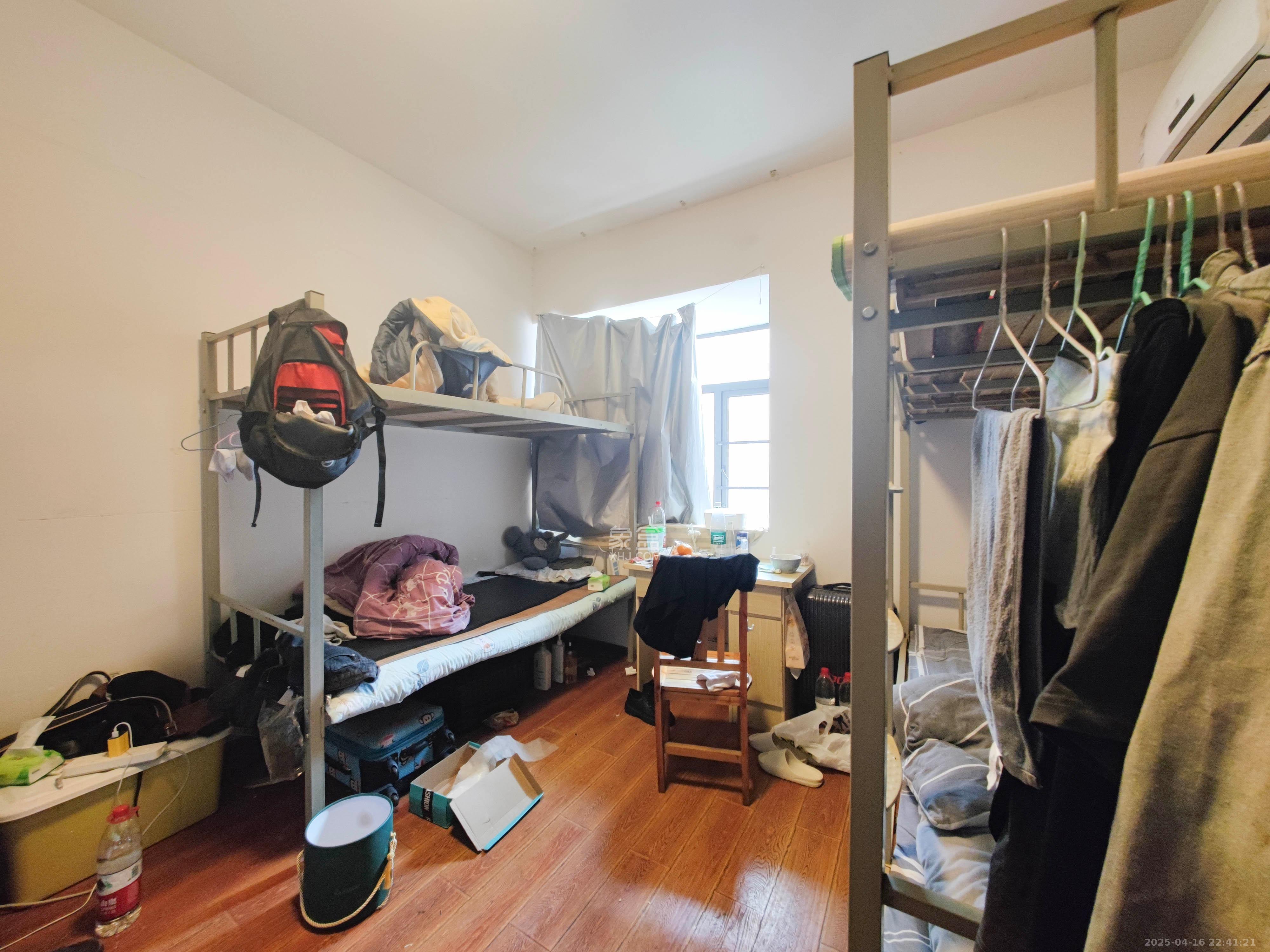 德润小区(丰升德润小区) 3室2厅1卫 109.5万 德润小区(丰升德润小区) 3室2厅1卫 109.5万卧室