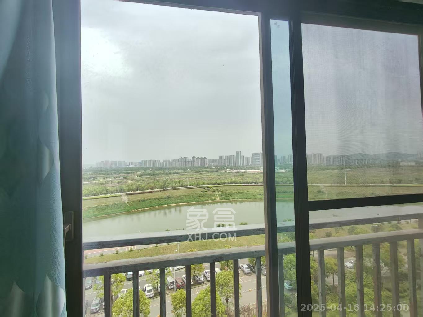 华润橡树湾  3室2厅1卫    2500.0元/月 华润橡树湾  3室2厅1卫    2500.0元/月室内图