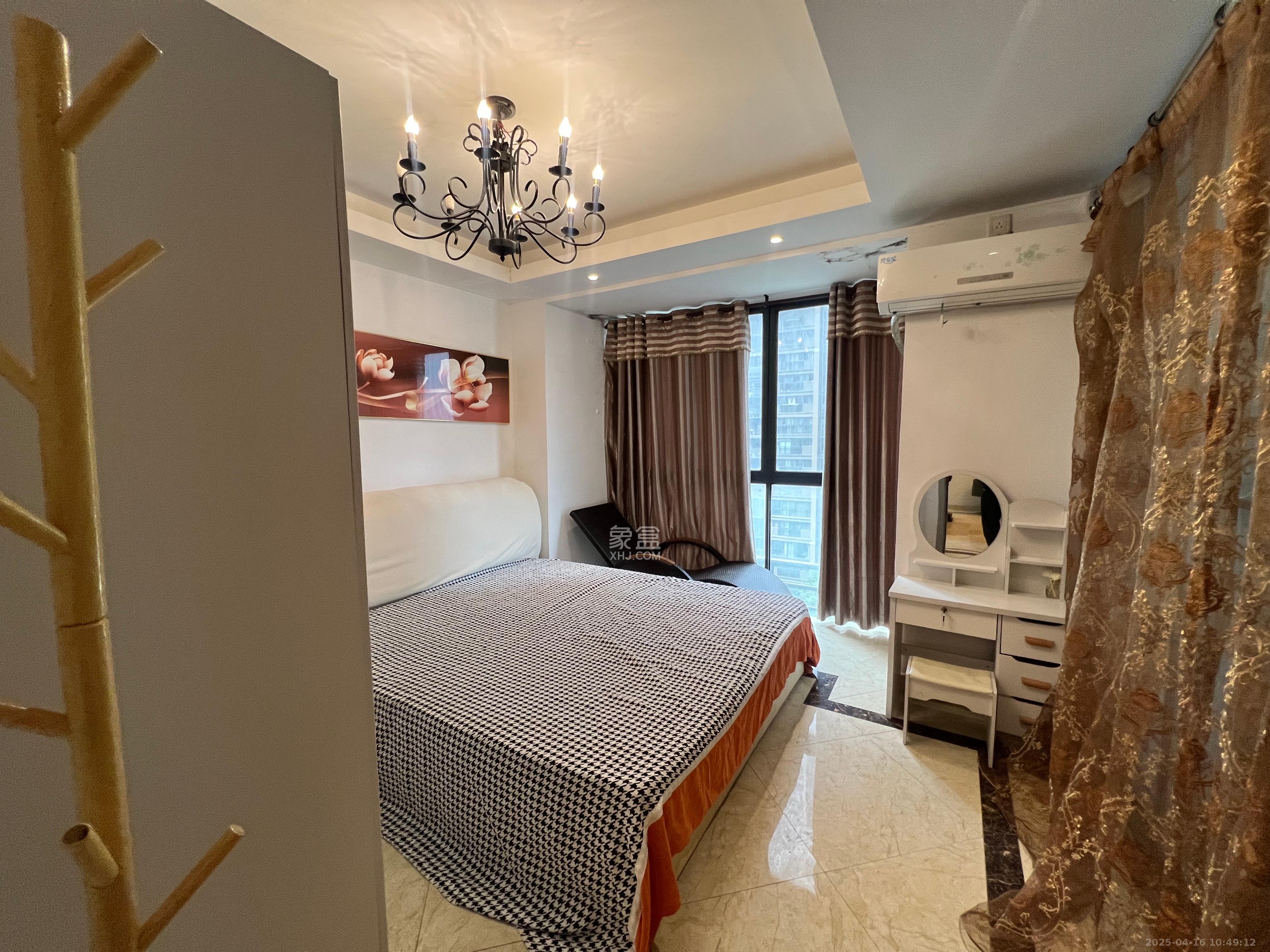 百纳广场(百纳公寓)  2室1厅1卫    2400.0元/月 百纳广场(百纳公寓)  2室1厅1卫    2400.0元/月室内图1