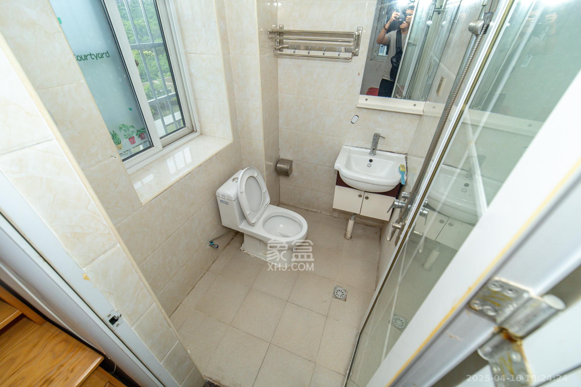 时代星空 3室2厅2卫 70.0万 时代星空 3室2厅2卫 70.0万卫生间