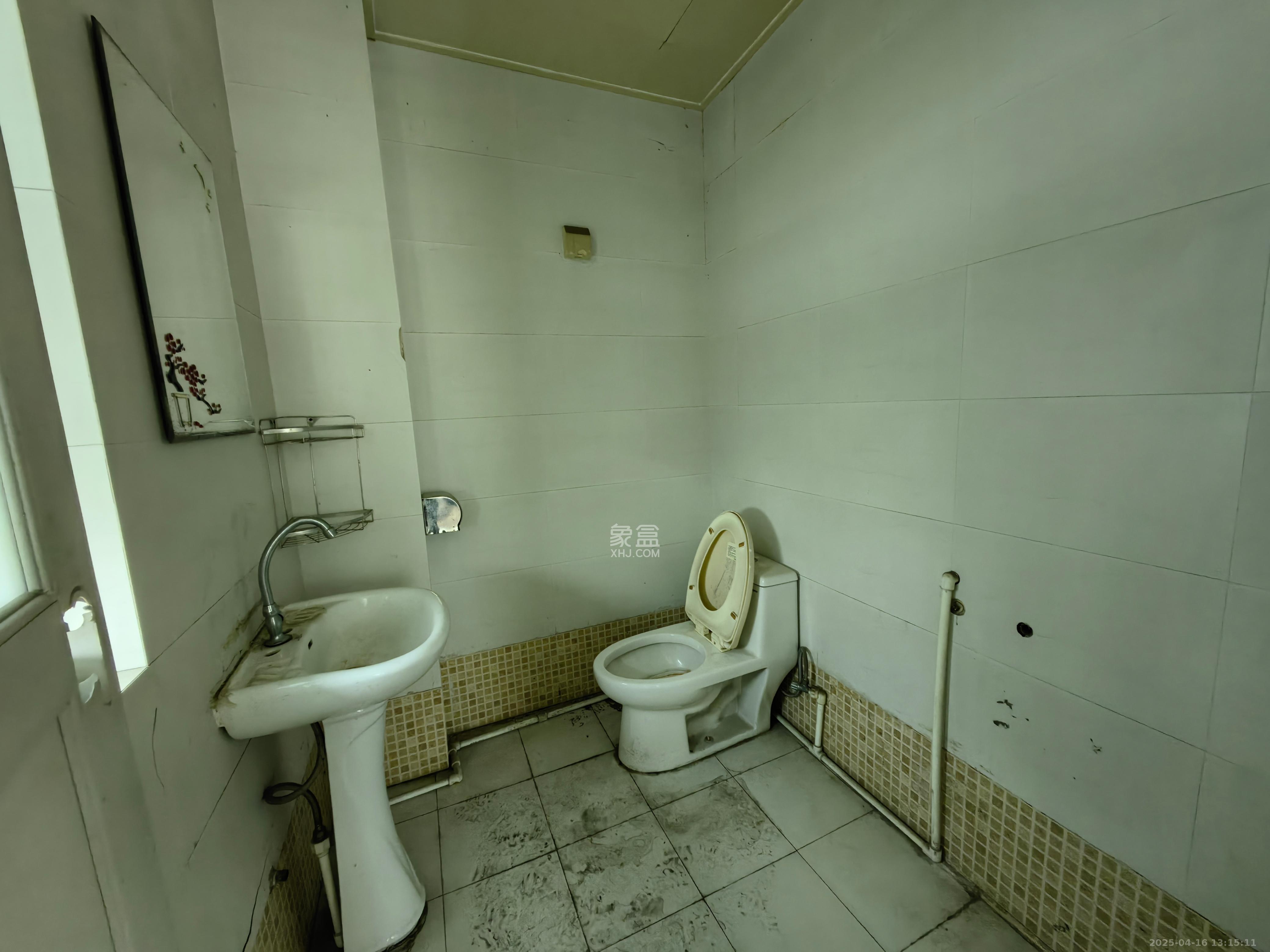 佳天国际新城 3室2厅2卫 3200.0元/月 佳天国际新城 3室2厅2卫 3200.0元/月室内图