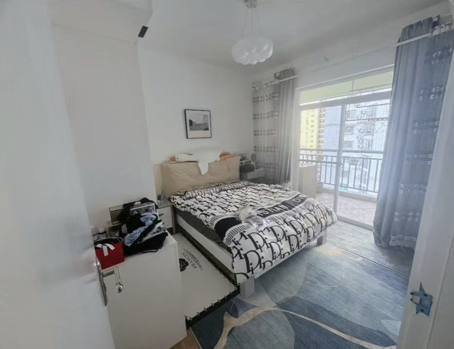 蔚兰天成 1室1厅1卫 88.0万 蔚兰天成 1室1厅1卫 88.0万客厅