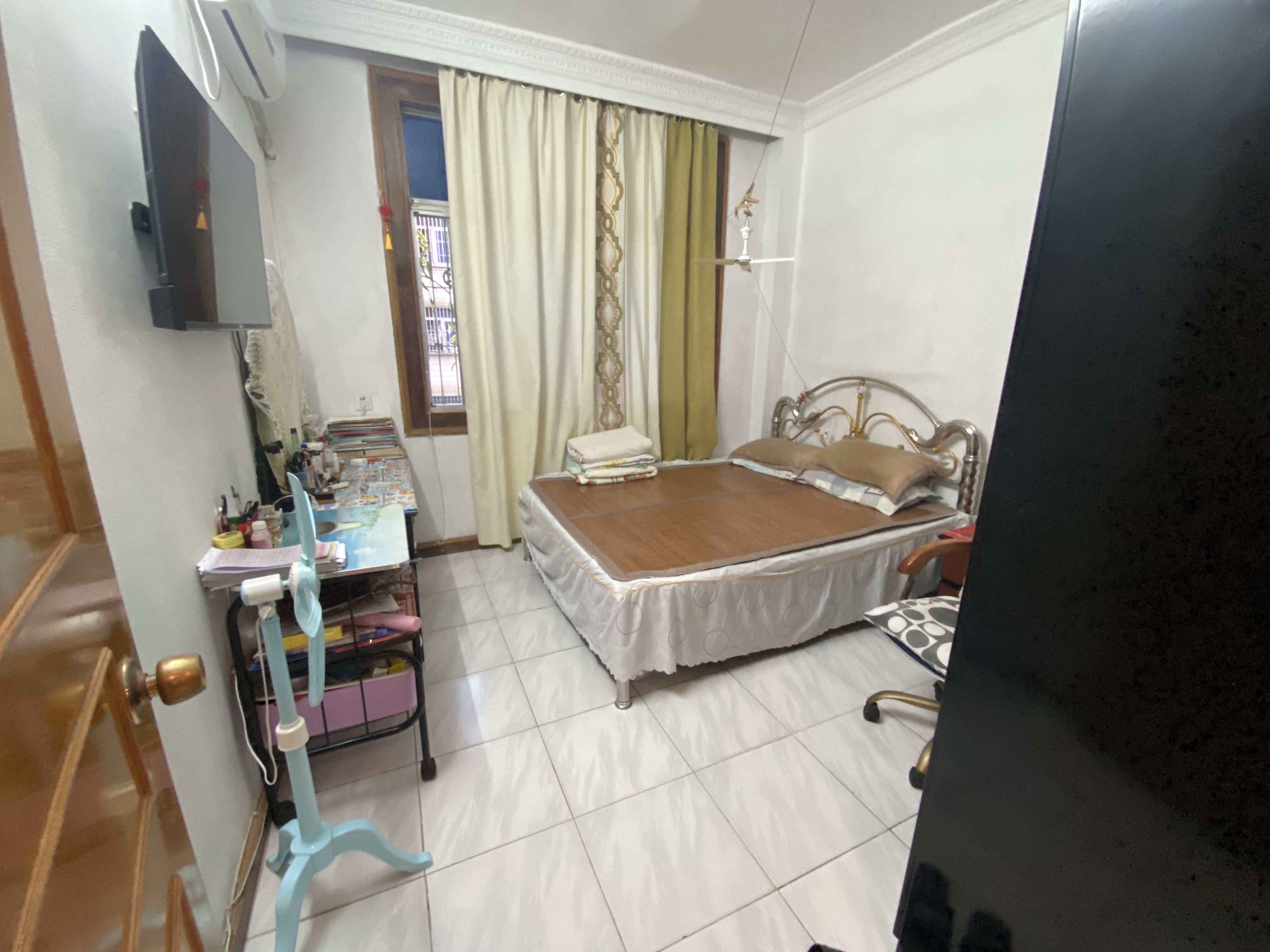 尚书直街公安局宿舍 3室2厅1卫 82.0万 尚书直街公安局宿舍 3室2厅1卫 82.0万客厅