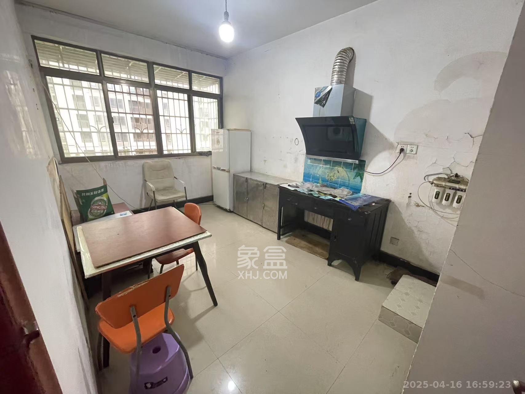 花桥钢材市场(花桥小区)  1室1厅1卫    800.0元/月 花桥钢材市场(花桥小区)  1室1厅1卫    800.0元/月室内图