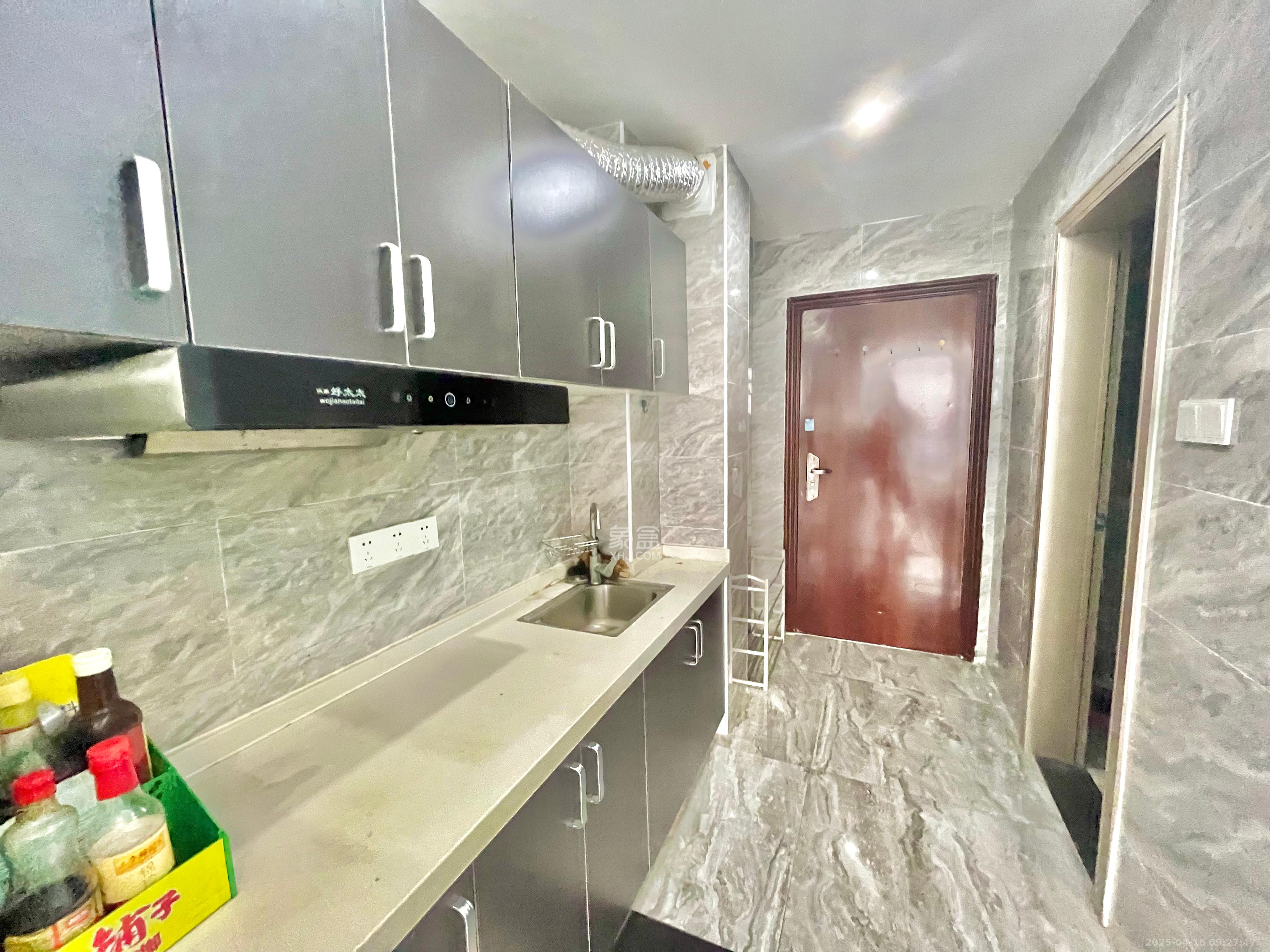 奥克斯缔壹城 1室0厅1卫 1400.0元/月 奥克斯缔壹城 1室0厅1卫 1400.0元/月室内图