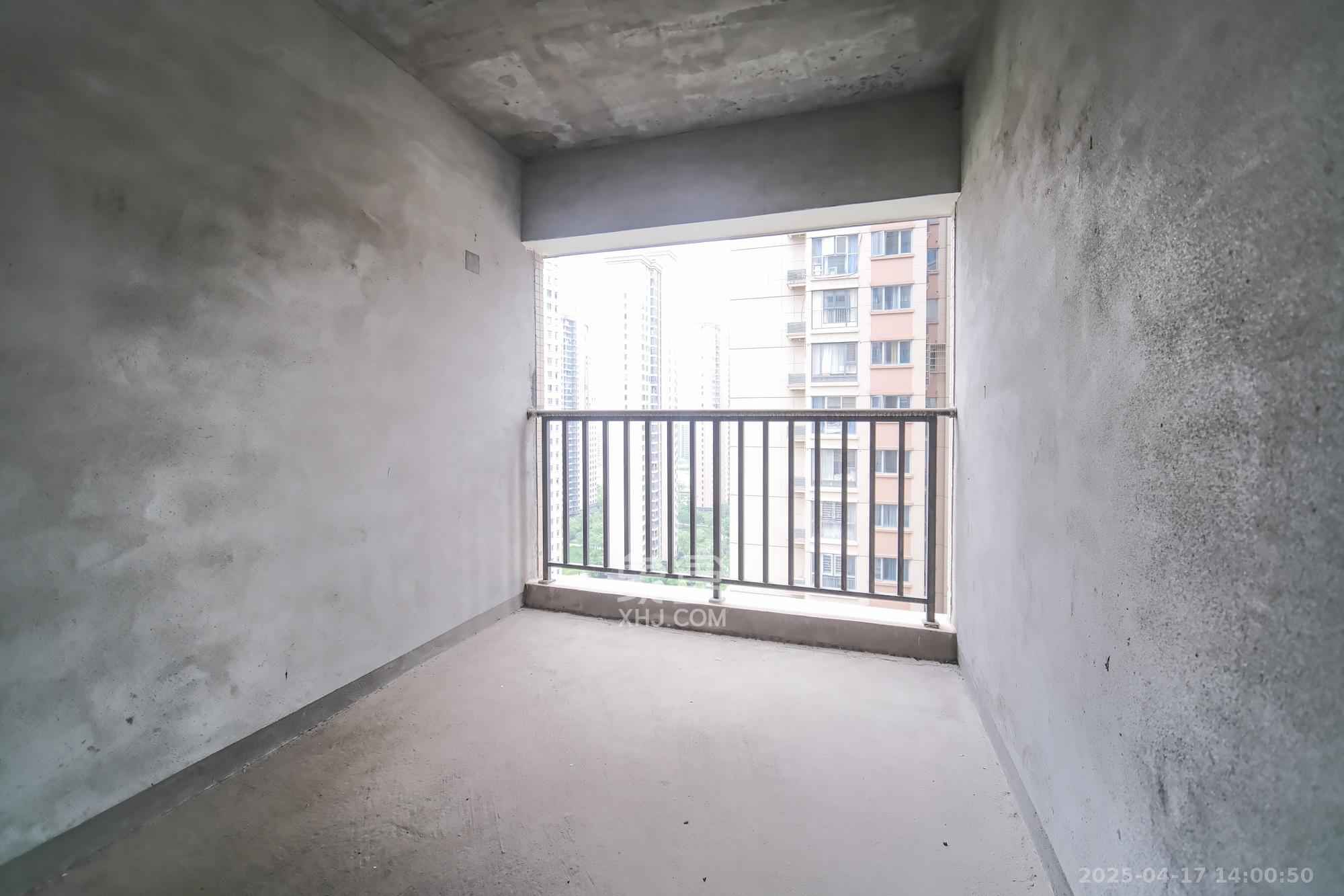 湖湘奥林匹克花园 3室2厅1卫 57.0万 湖湘奥林匹克花园 3室2厅1卫 57.0万卧室