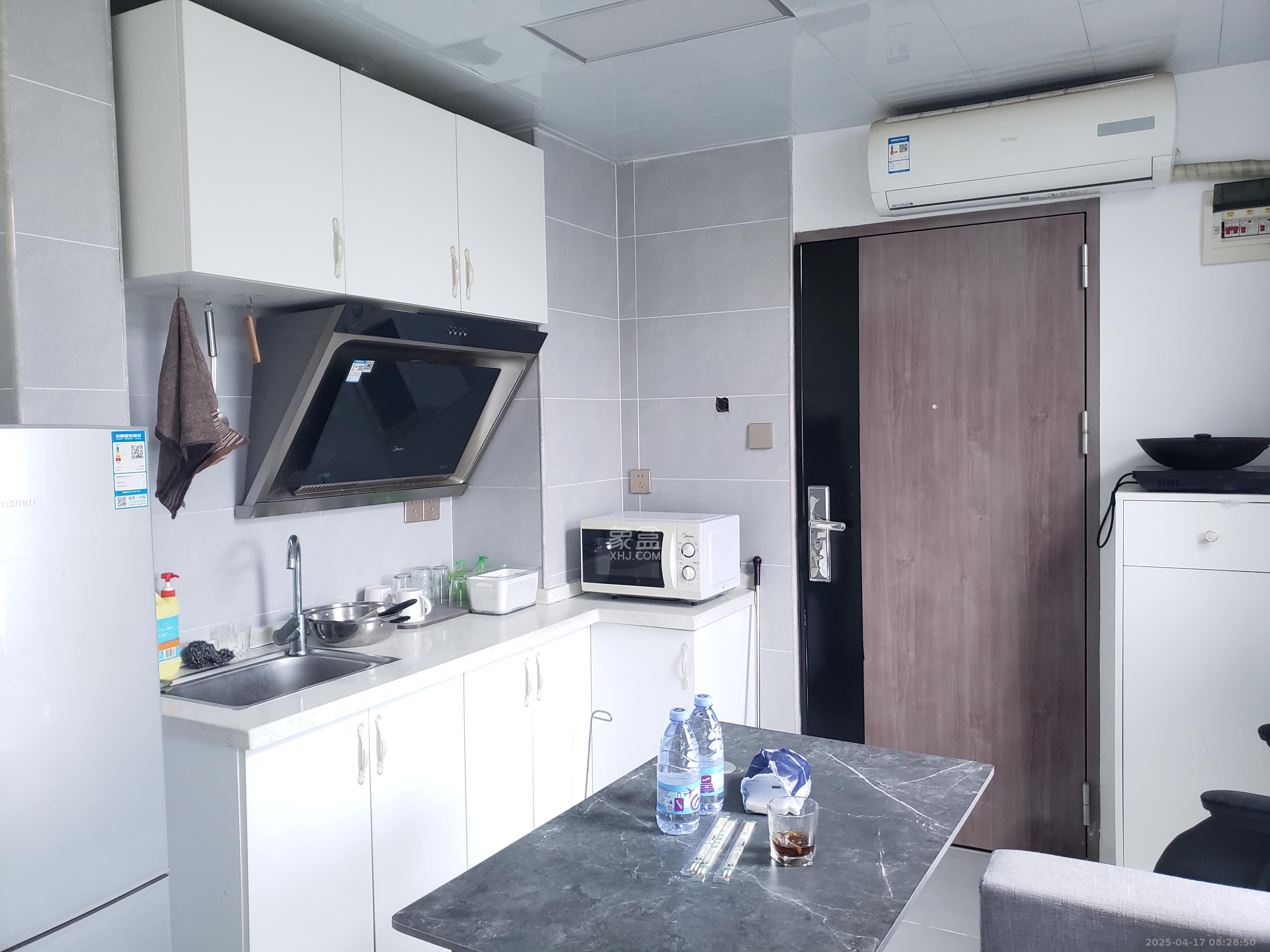 新世界广场 1室1厅1卫 1380.0元/月 新世界广场 1室1厅1卫 1380.0元/月室内图