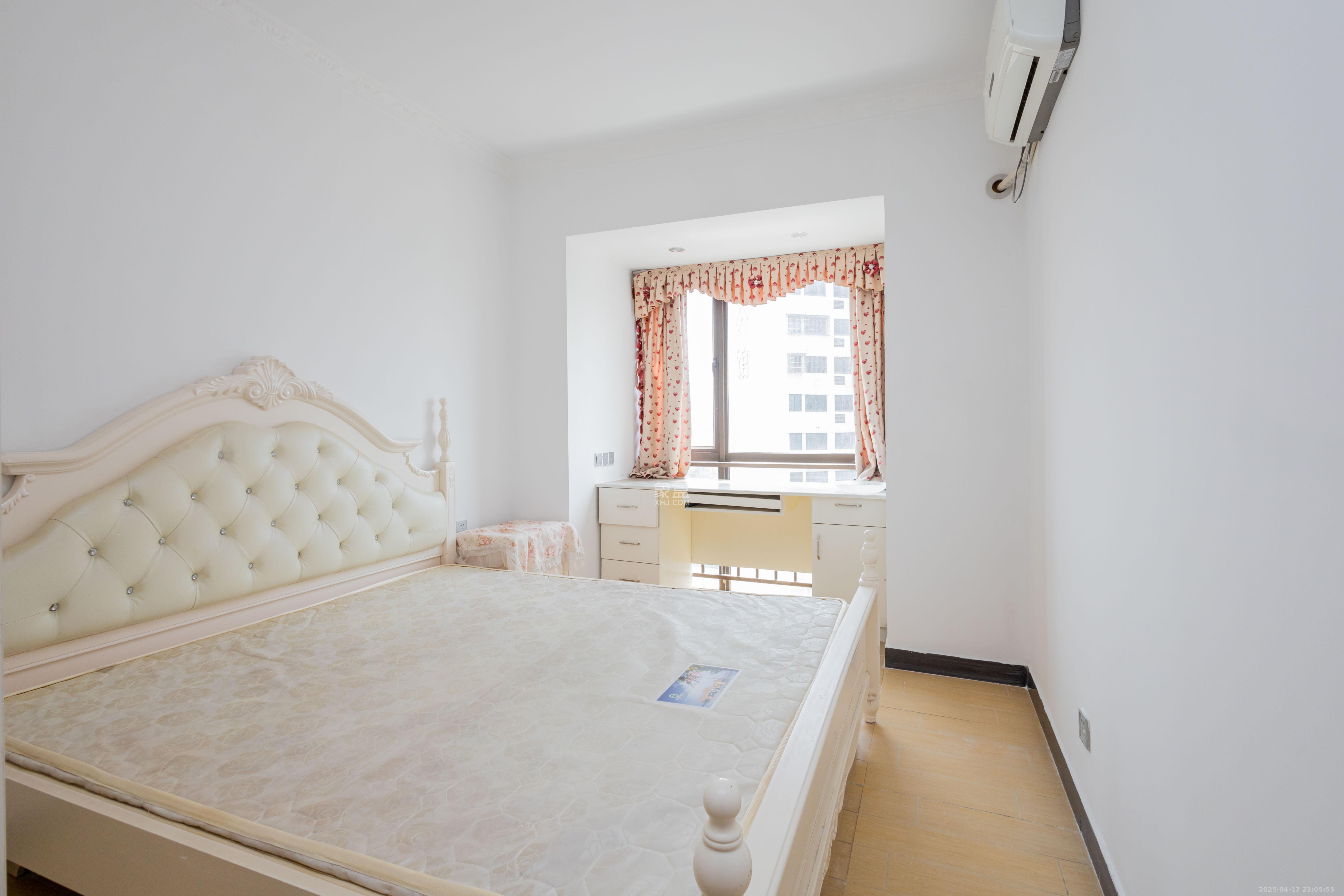 旭辉华庭  2室2厅1卫    42.8万 旭辉华庭  2室2厅1卫    42.8万卧室