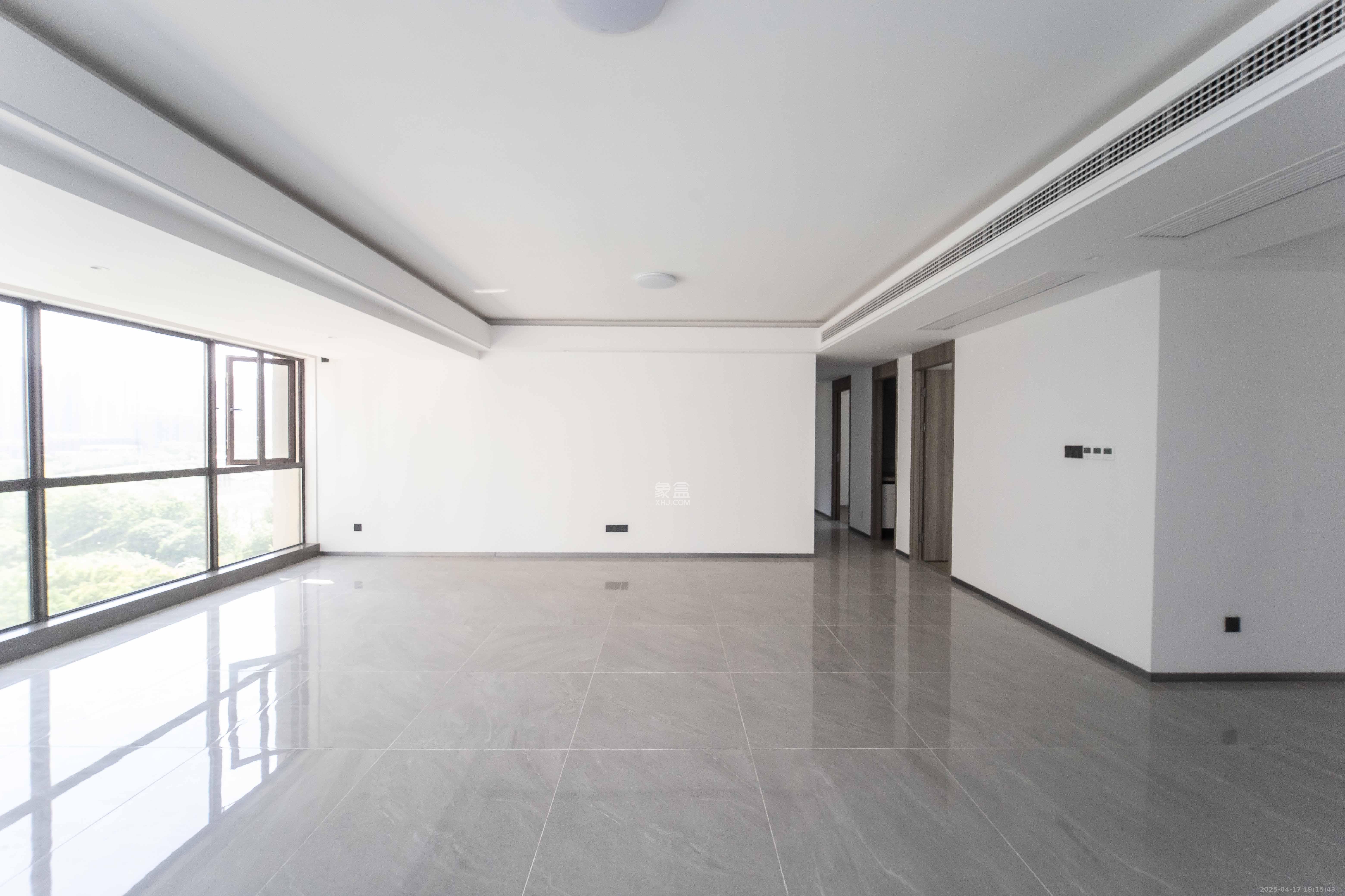 德奥悦东方 4室2厅2卫 228.0万 德奥悦东方 4室2厅2卫 228.0万客厅